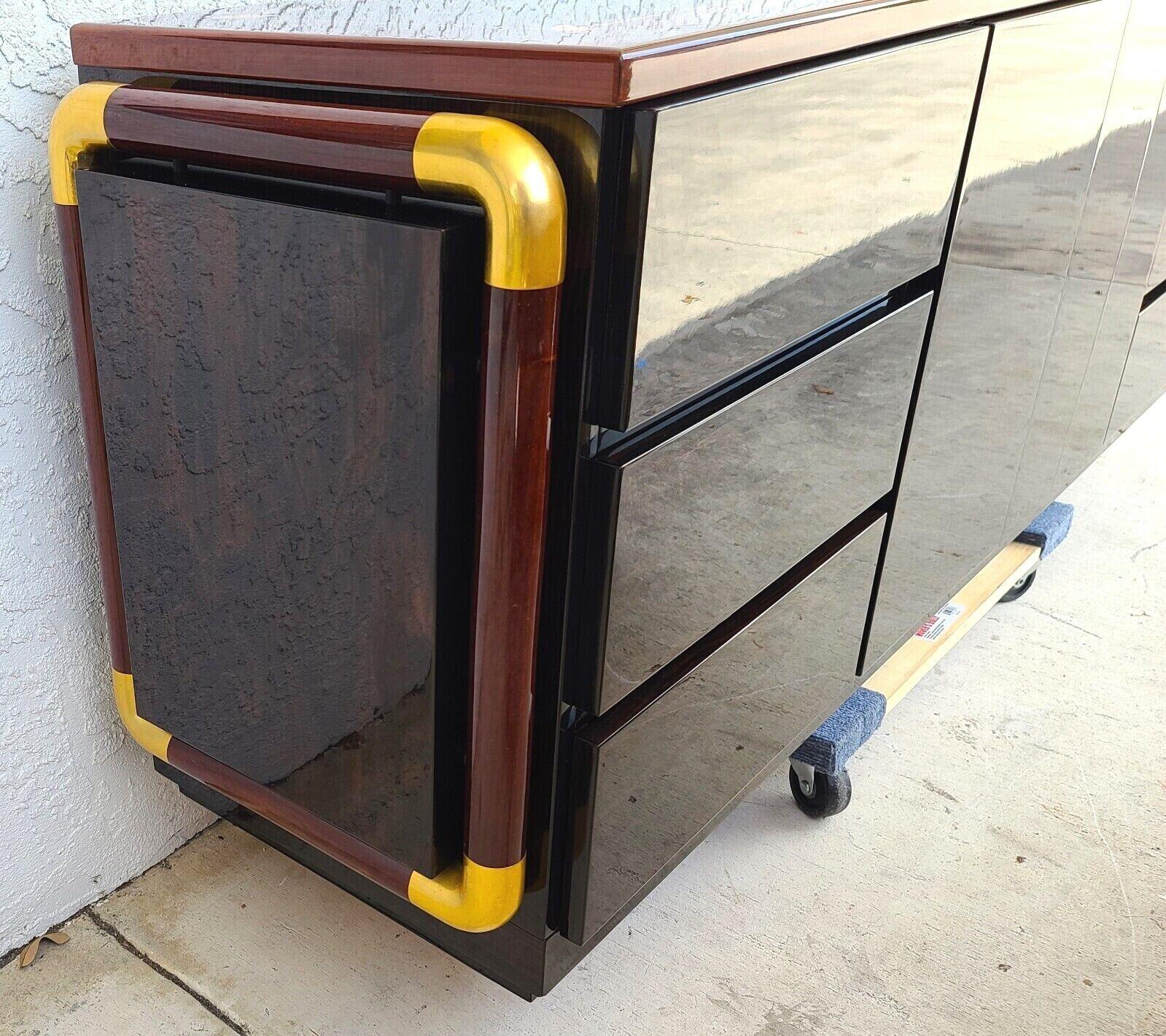 1970s Paolo Barracheli Style Italian Lacquered & Brass Credenza Bar In Good Condition For Sale In Lake Worth, FL