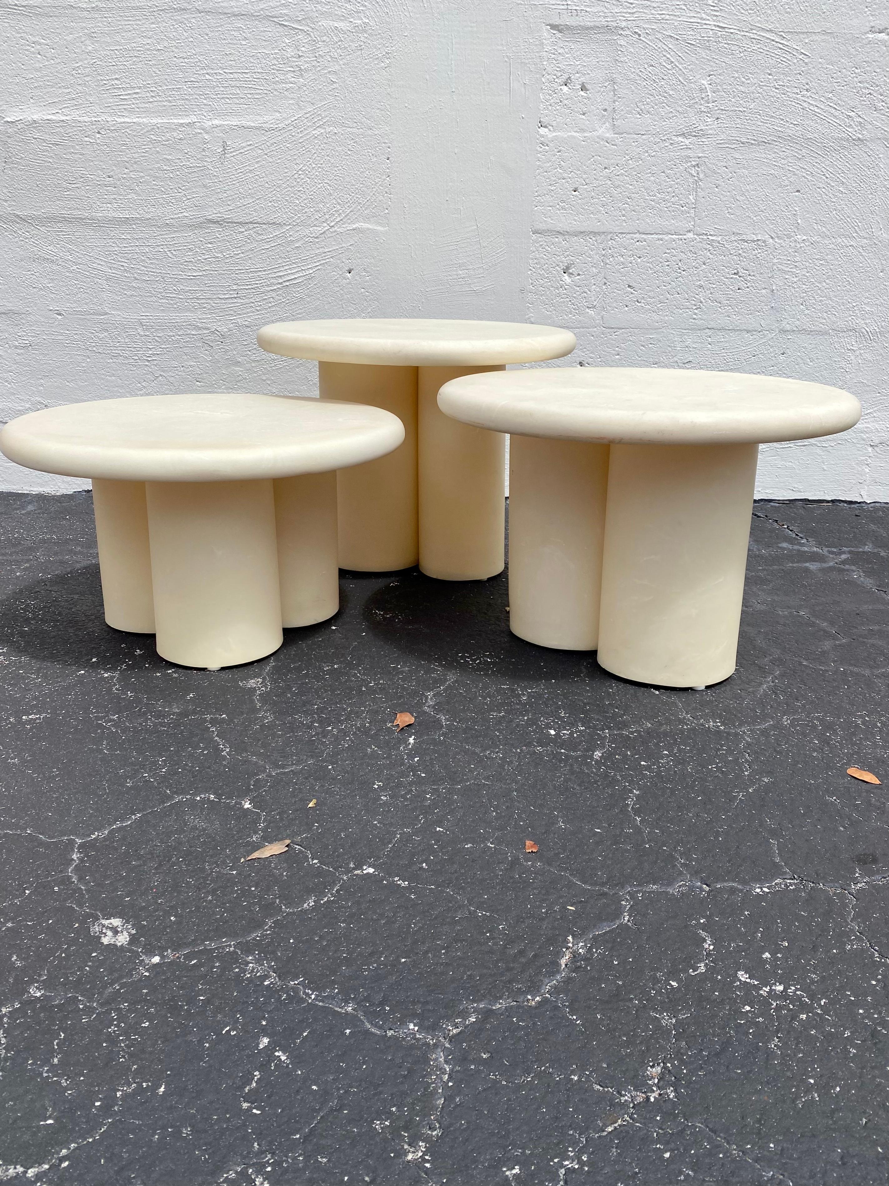 Mid-Century Modern 1970s Parchment Molded Resin Clover Mushrooms Nesting Coffee Table For Sale