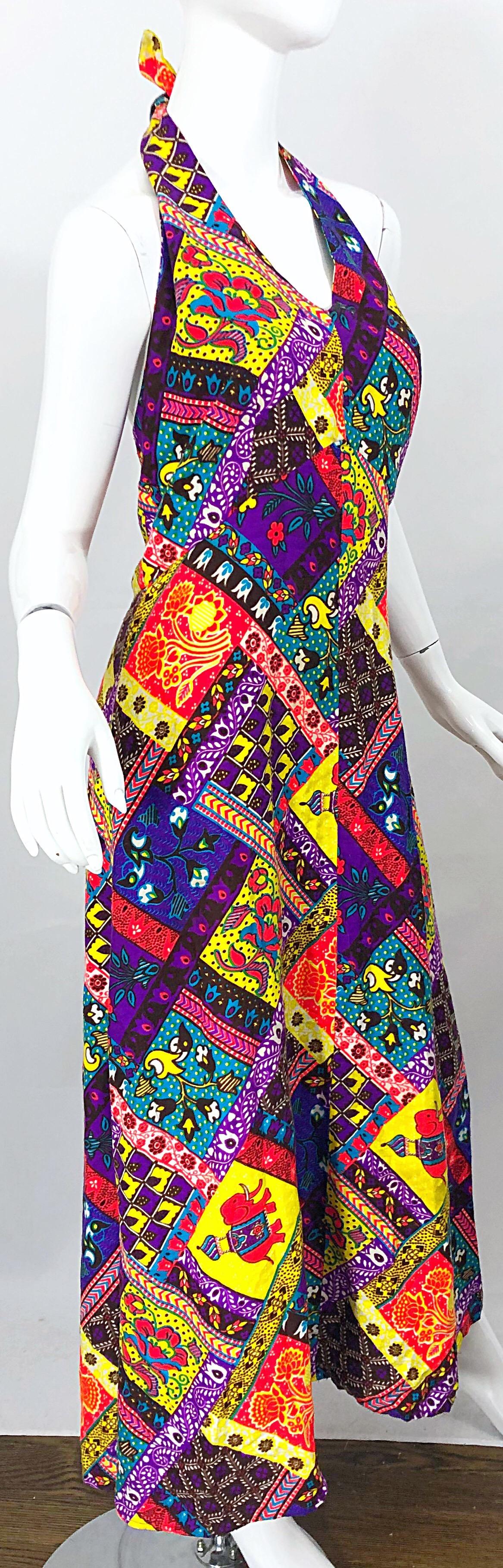 1970s Patchwork Size Medium / Large Novelty Print Vintage 70s Cotton Maxi Dress In Excellent Condition For Sale In San Diego, CA