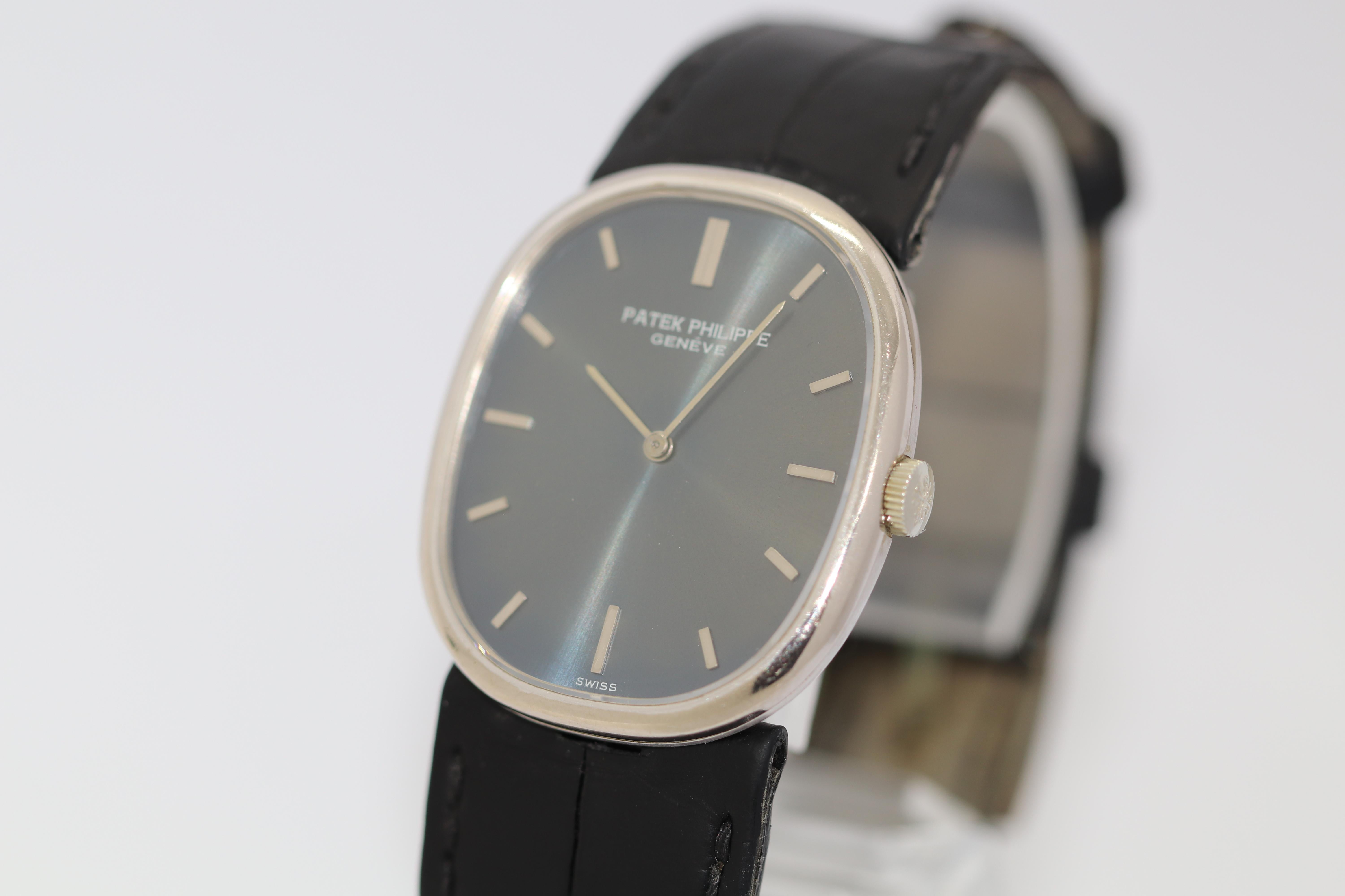 1970’s Patek Philippe Golden Ellipse d‘Or White Gold Blue Dial Ref. 3848 In Good Condition For Sale In Berlin, DE