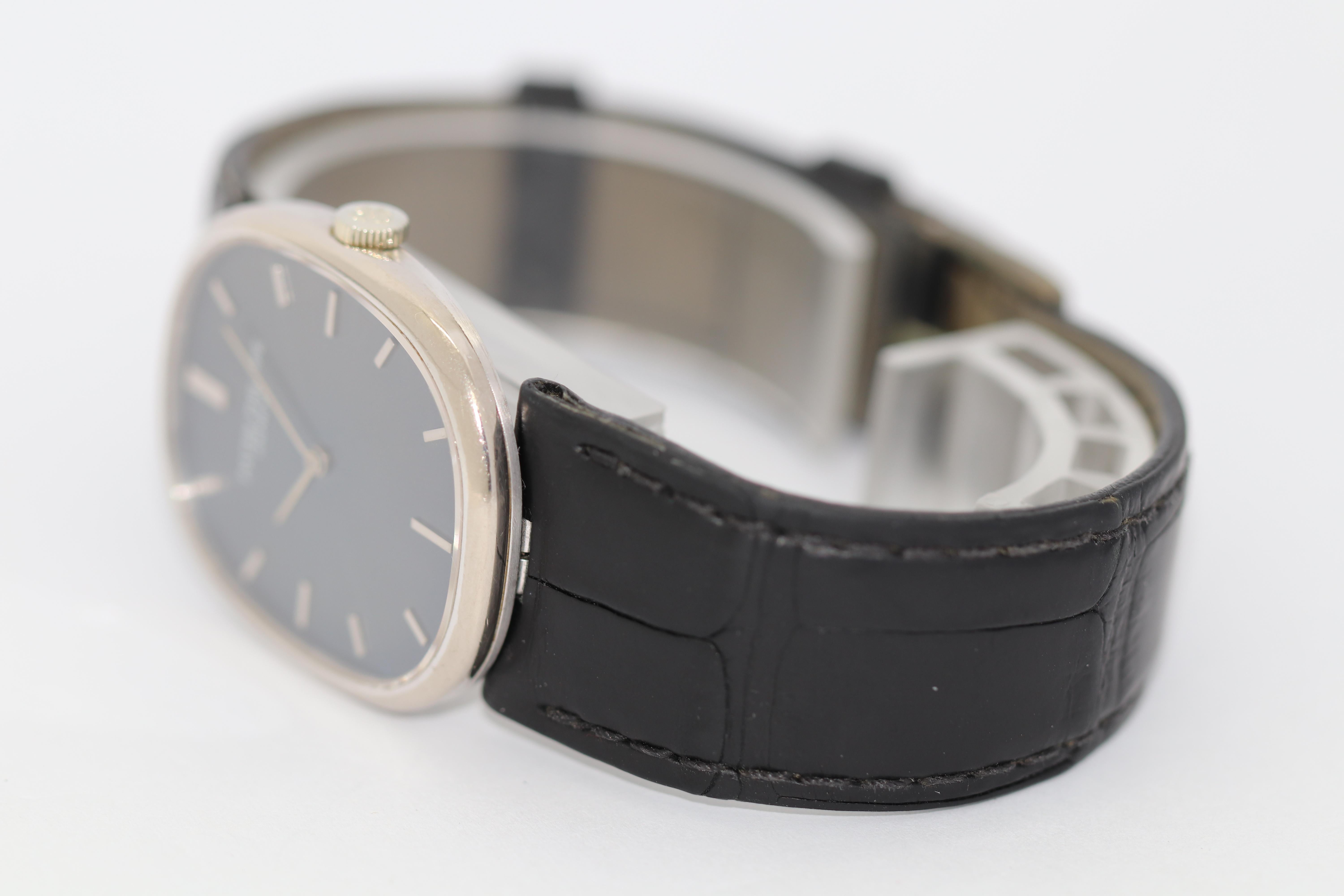 1970’s Patek Philippe Golden Ellipse d‘Or White Gold Blue Dial Ref. 3848 For Sale 5