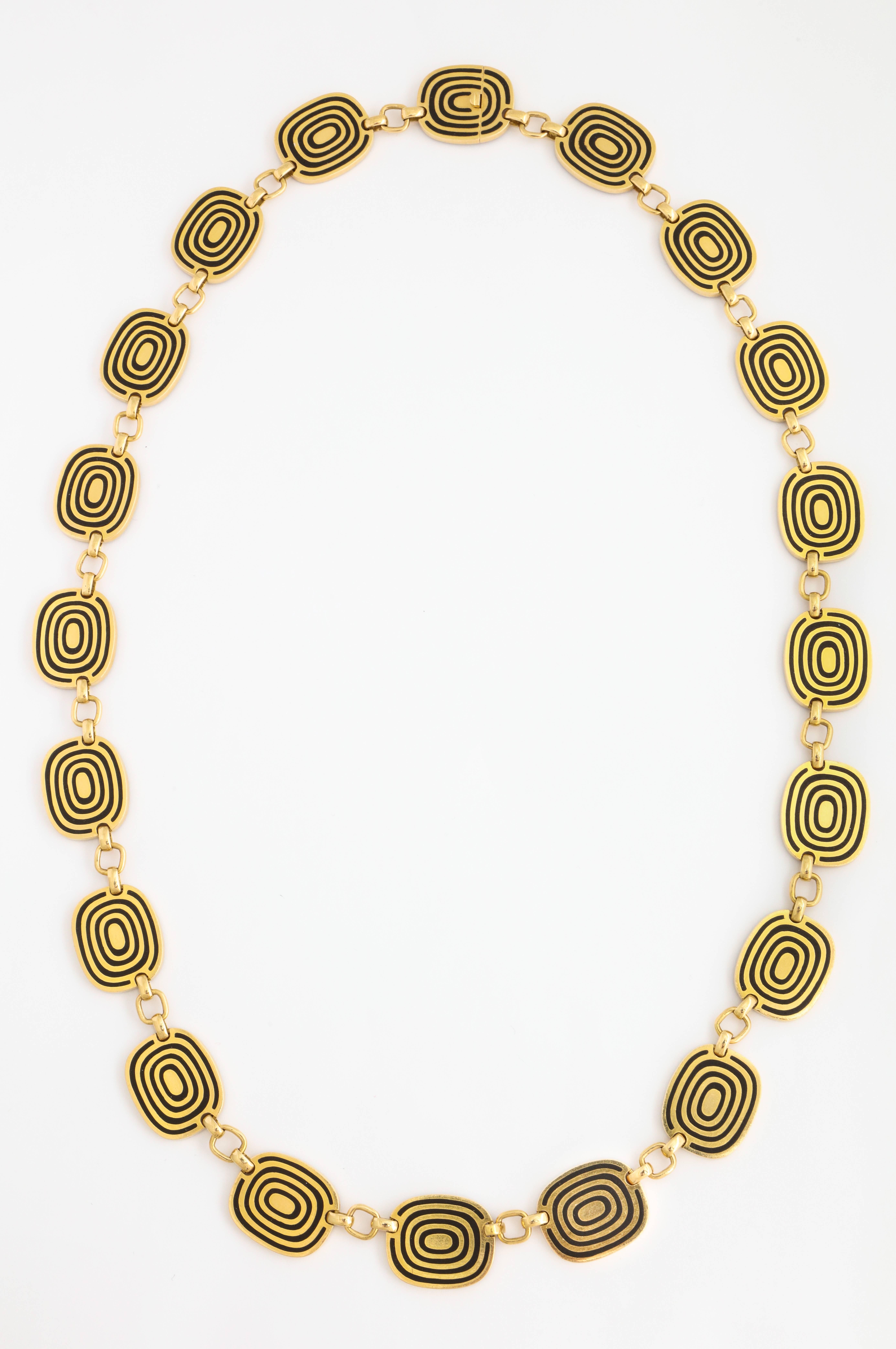 Patek Phillipe Necklace 5 Piece Jewelry Suite 1972 Modernist 18K Gold And Enamel For Sale 6