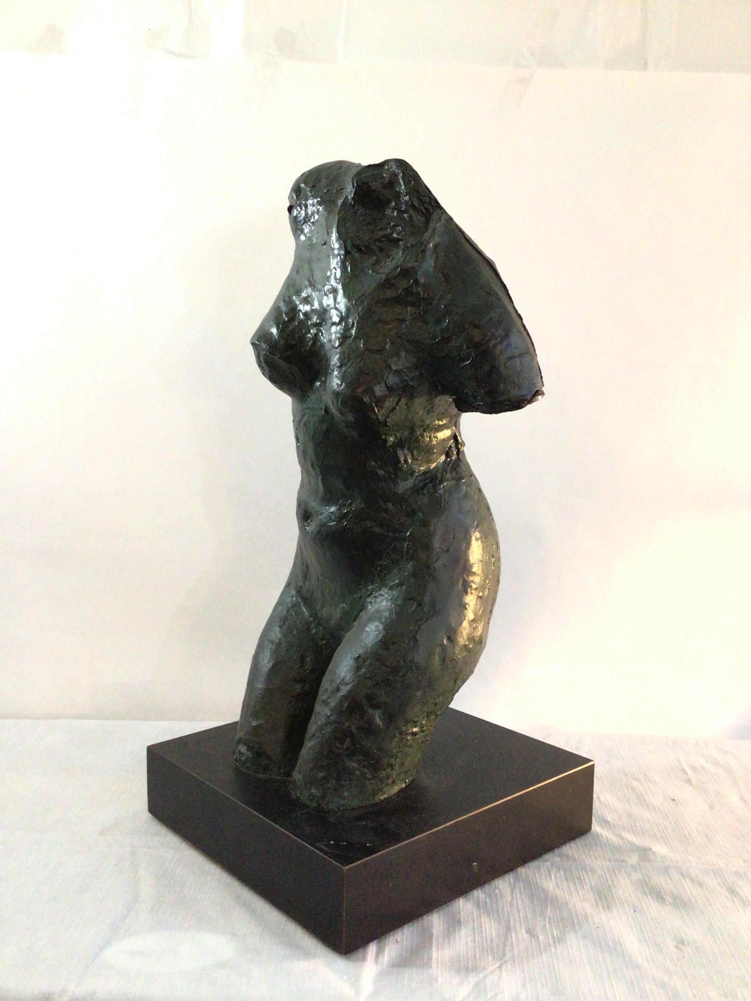 Patina-Gemalte Gips-Skulptur eines weiblichen Torso aus den 1970er Jahren auf Laminatsockel (Geformt)