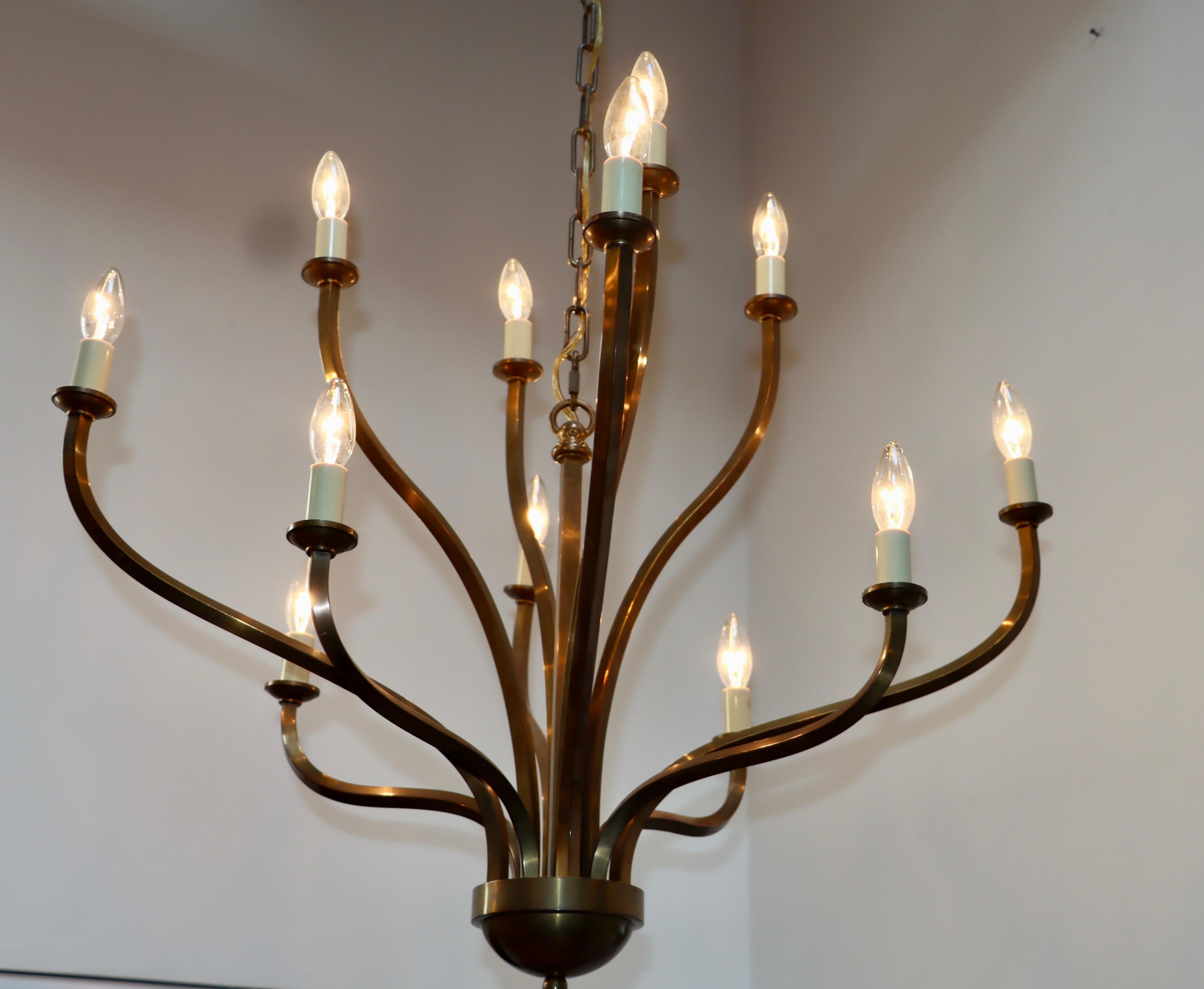 1970s Patinated Brass 12 Arm Chandelier Attributed to Hart Associates For Sale 4