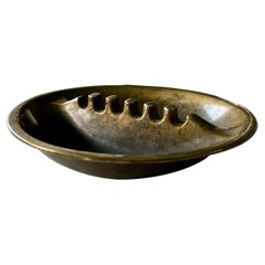 1970 Cendrier en laiton patiné Sculpture de table Mid-Century American Design