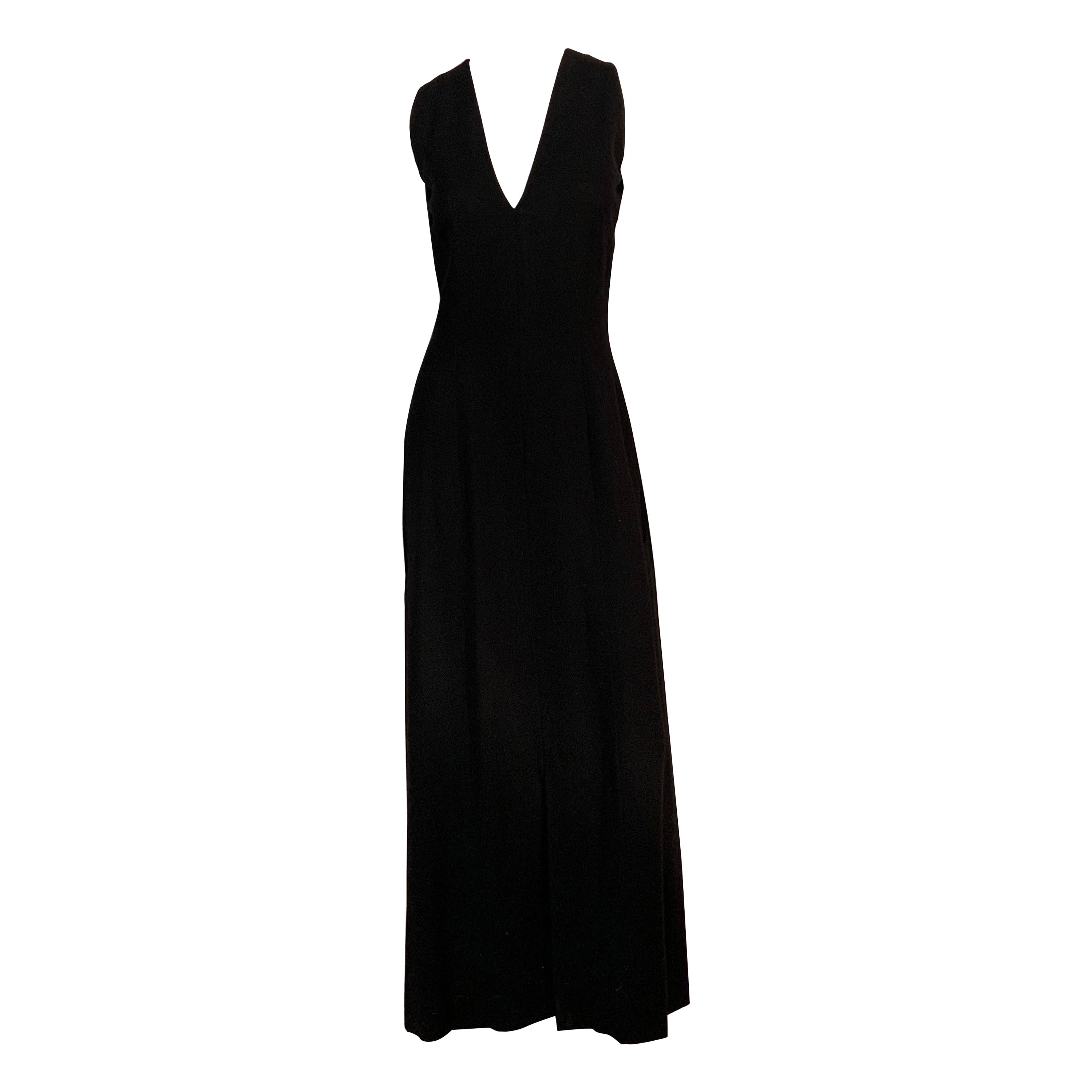 Abito Pauline Trigere in crepe di lana nero con scollo basso, anni '70