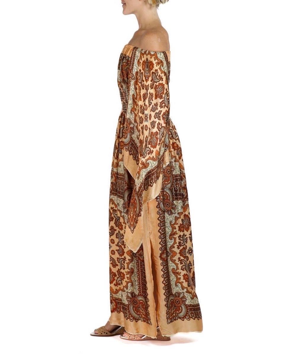 1970S Pfirsich, Brown & Weiß Paisly Kleid Damen im Angebot