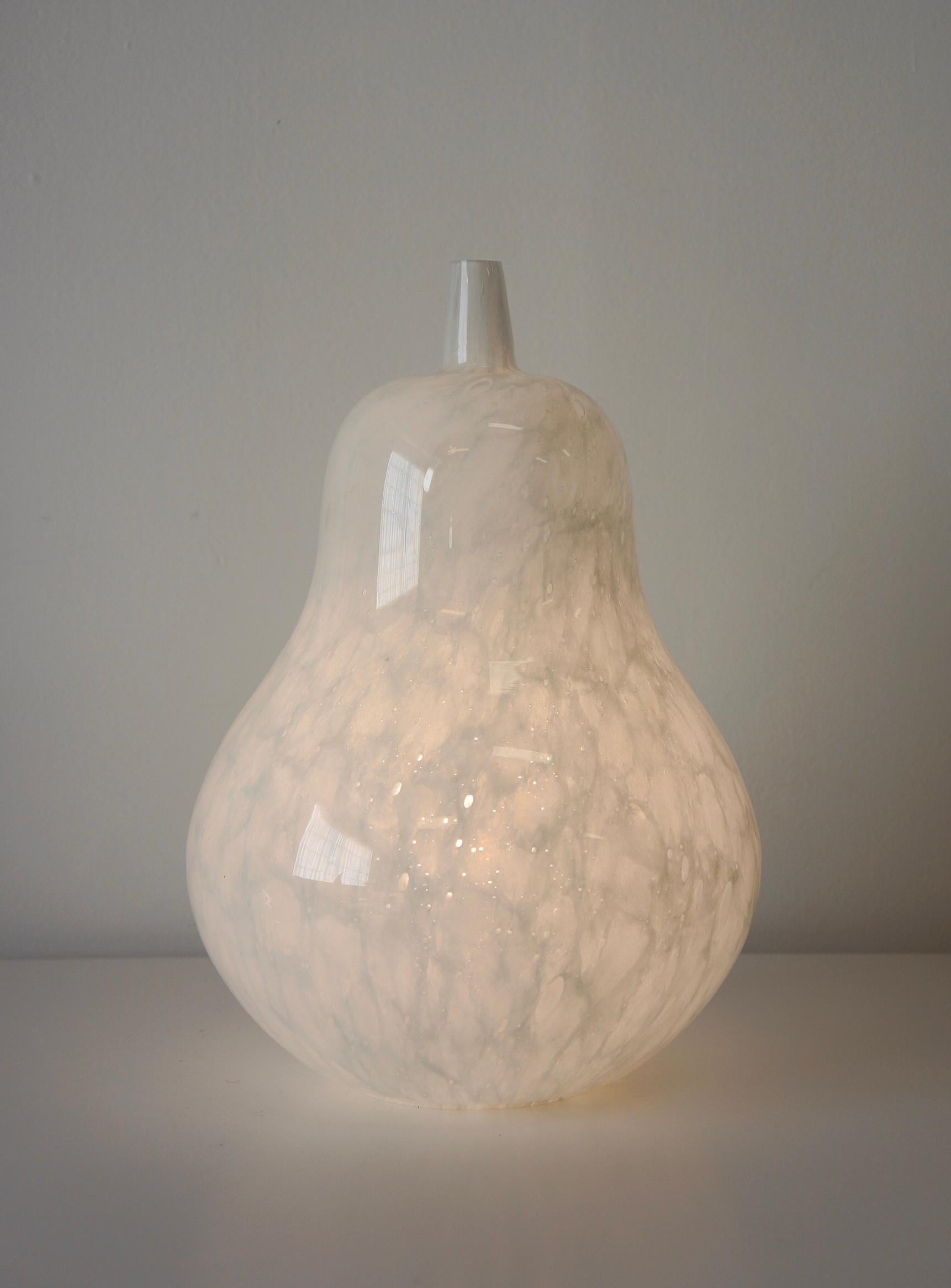1970s Pear Shaped Art Glass Table Lamp Made In Italy In Good Condition In Toronto, ON