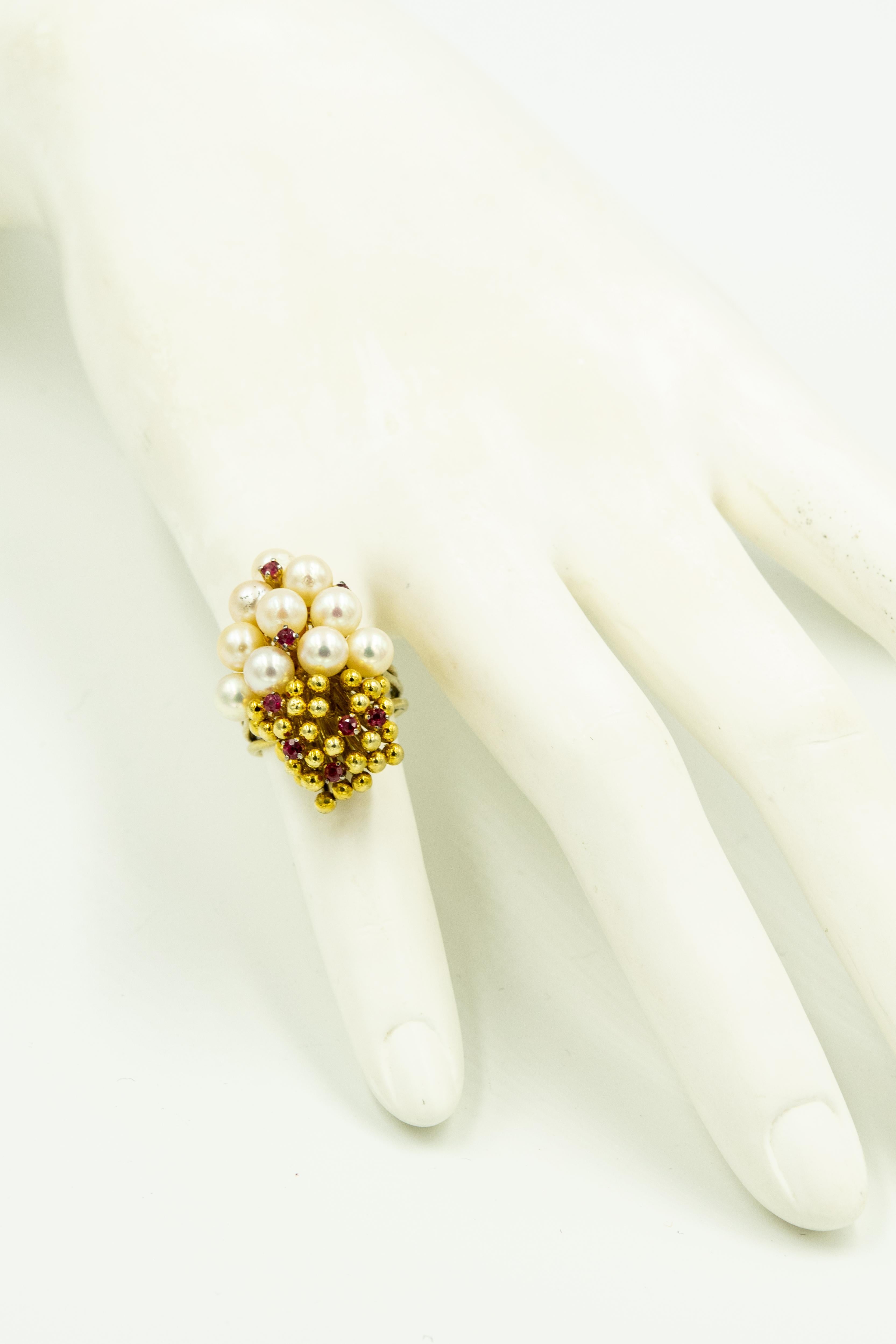 Anello con perle, rubini e perline d'oro degli anni '70 1