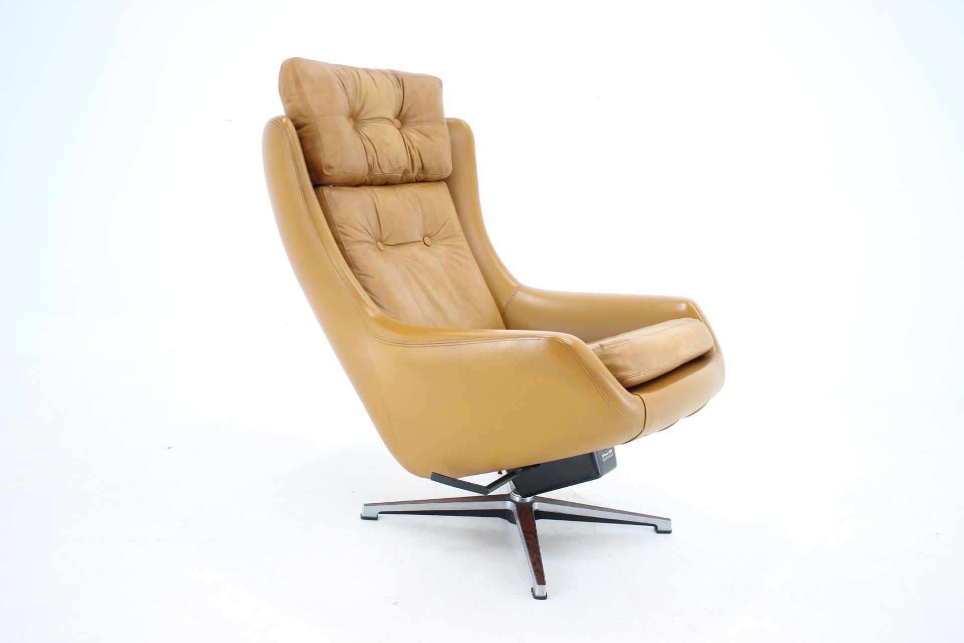 1970 Fauteuil réglable en cuir PEEM ,Finlande  Bon état - En vente à Praha, CZ