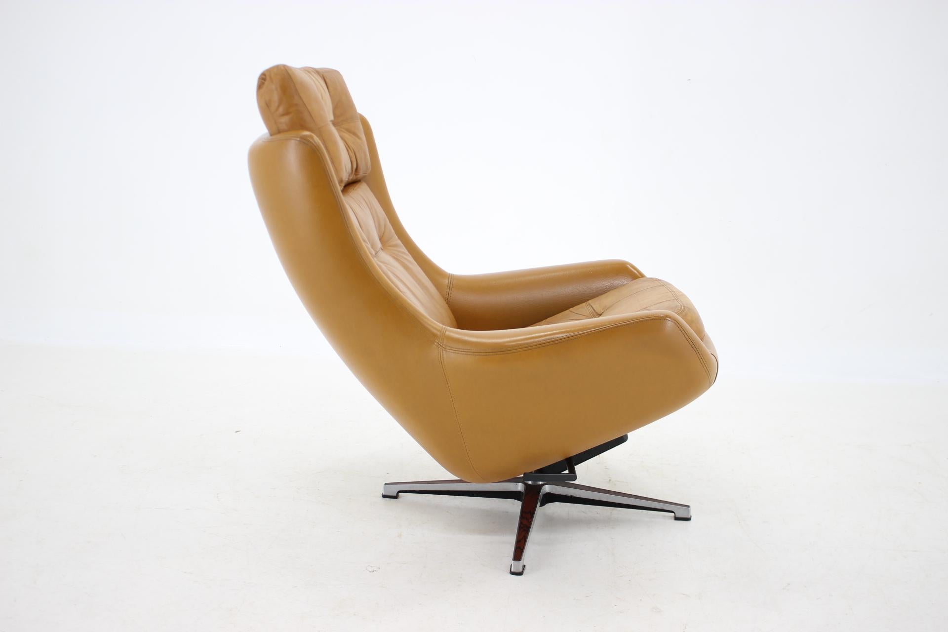 Mid-Century Modern 1970s PEEM Leather Adjustable Armchair , Finland  For Sale