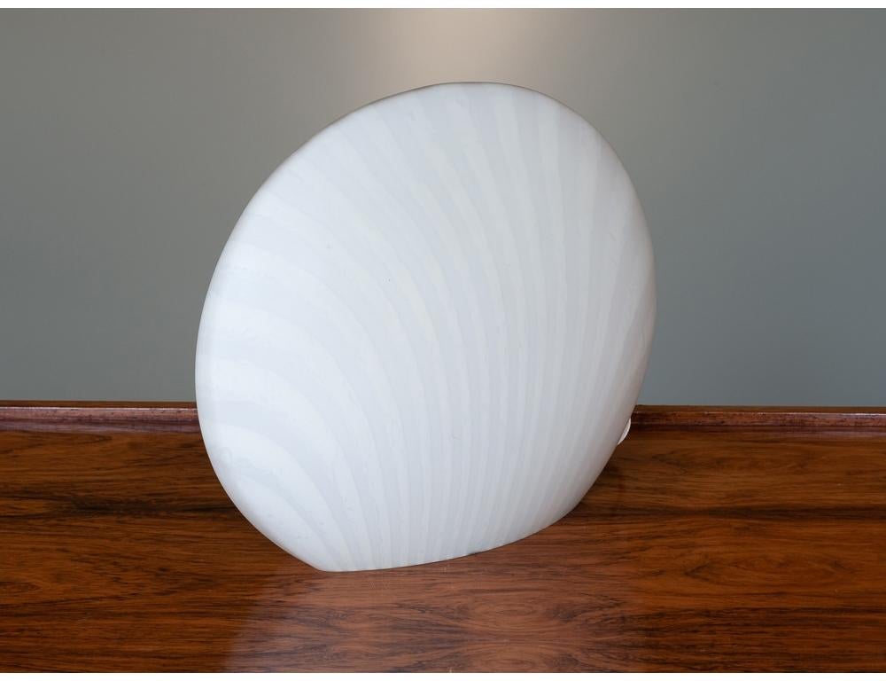 1970s Peill & Putzler White Striped Glass Table Lamp (20. Jahrhundert)