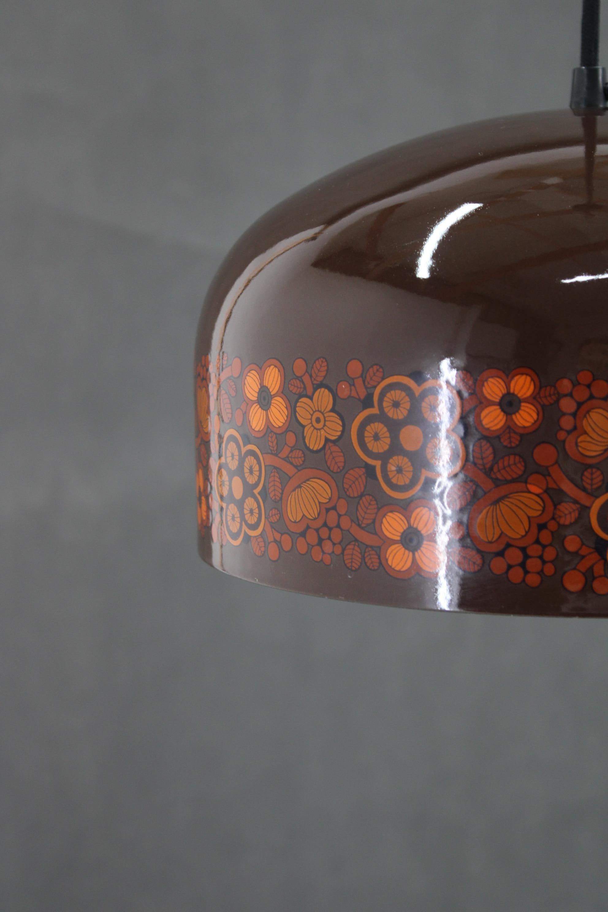 Lampada a sospensione anni '70 con motivo floreale, Cecoslovacchia In condizioni buone in vendita a Praha, CZ