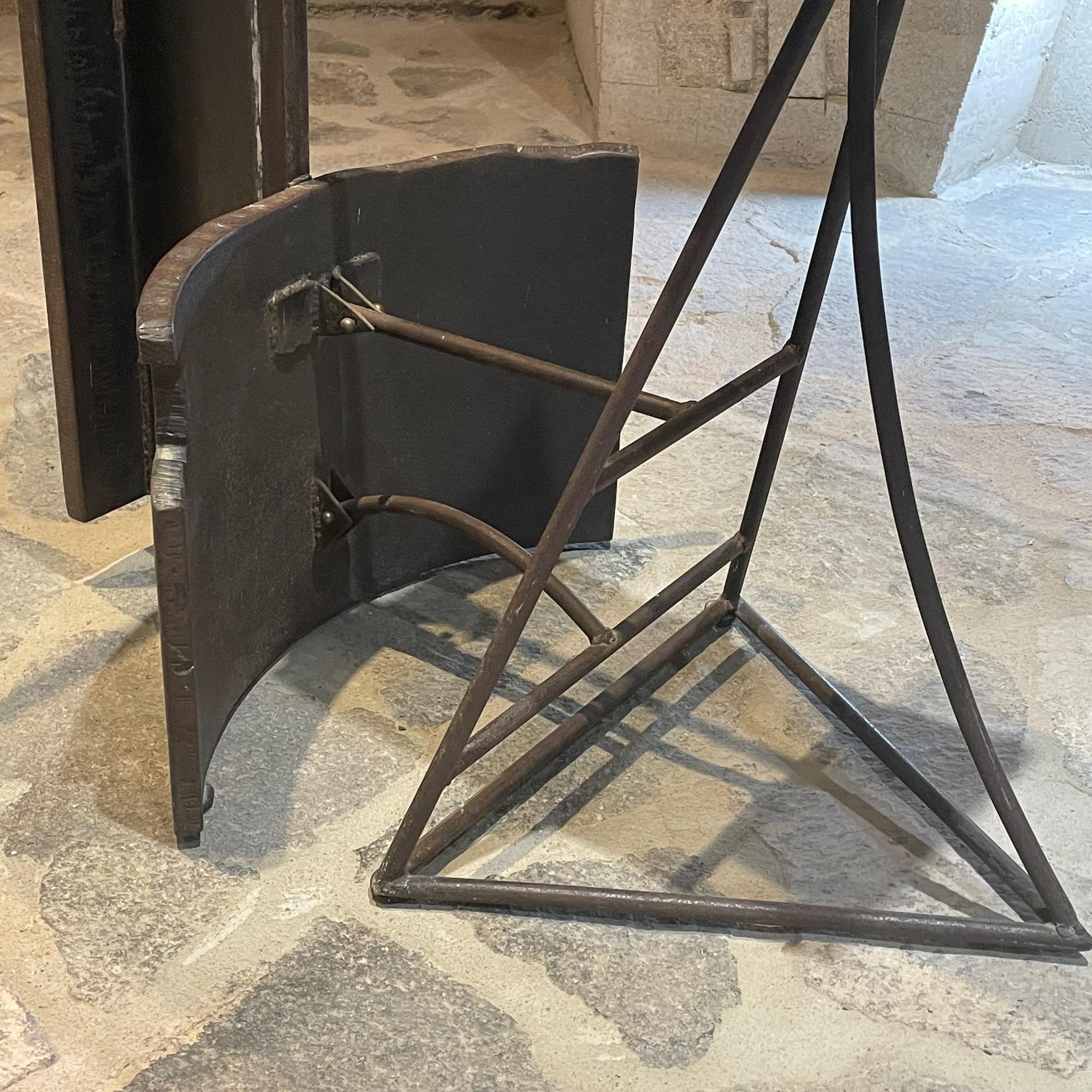1970s Striking Brutalism by Jaime Artigas Sculptural Art Solid Iron Metal Desk In Good Condition For Sale In Chula Vista, CA