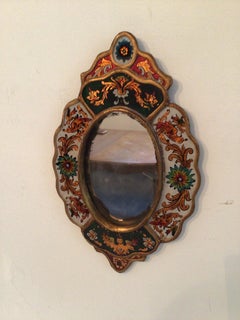 Peruanischer Wandspiegel aus den 1970er Jahren, aus handbemaltem Holz und hinterbemaltem Glas
