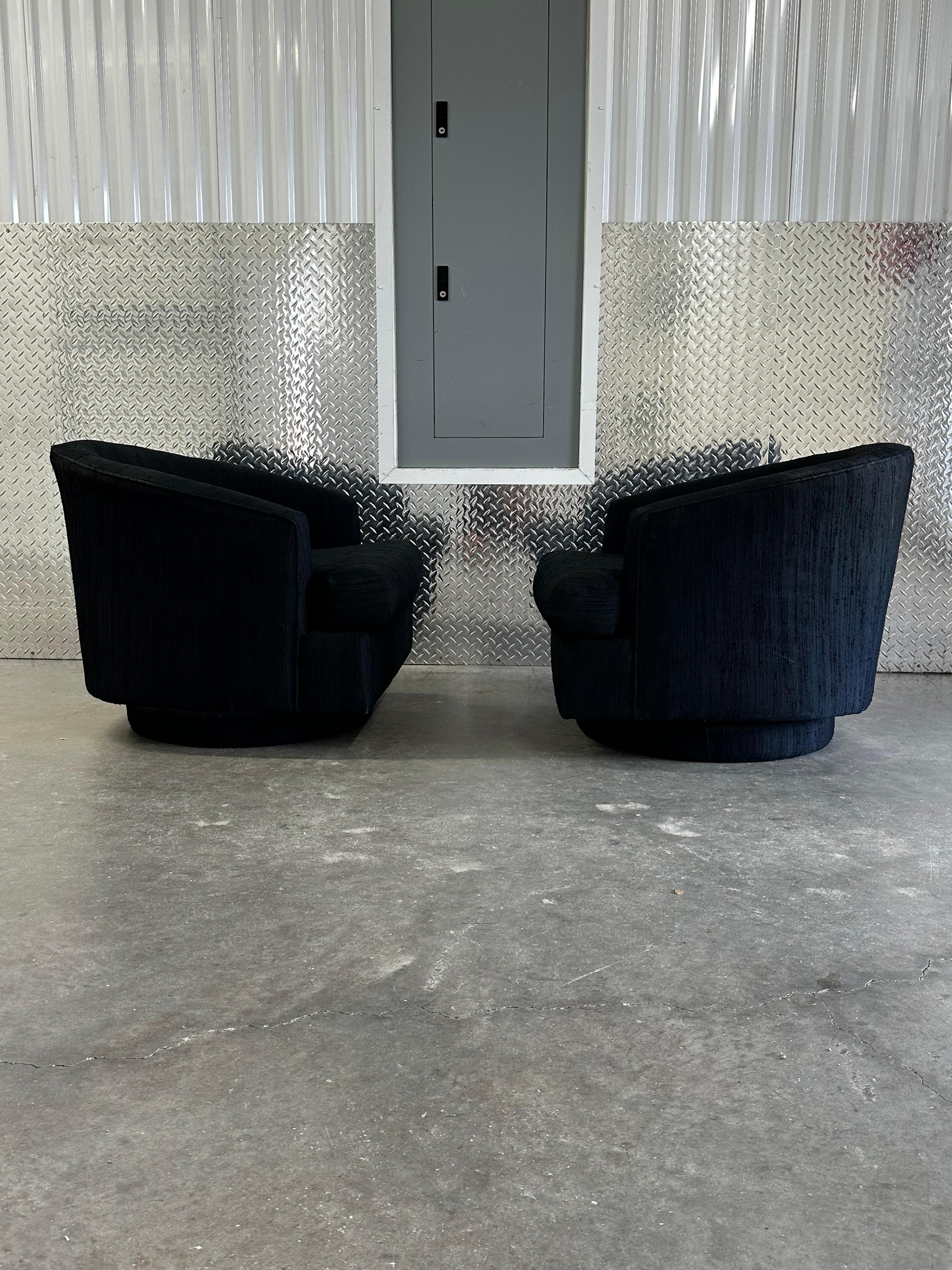 Mid-Century Modern 1970s Petite Milo Baughman Black Plinth Base Swivel Chairs, Set of 2 For Sale