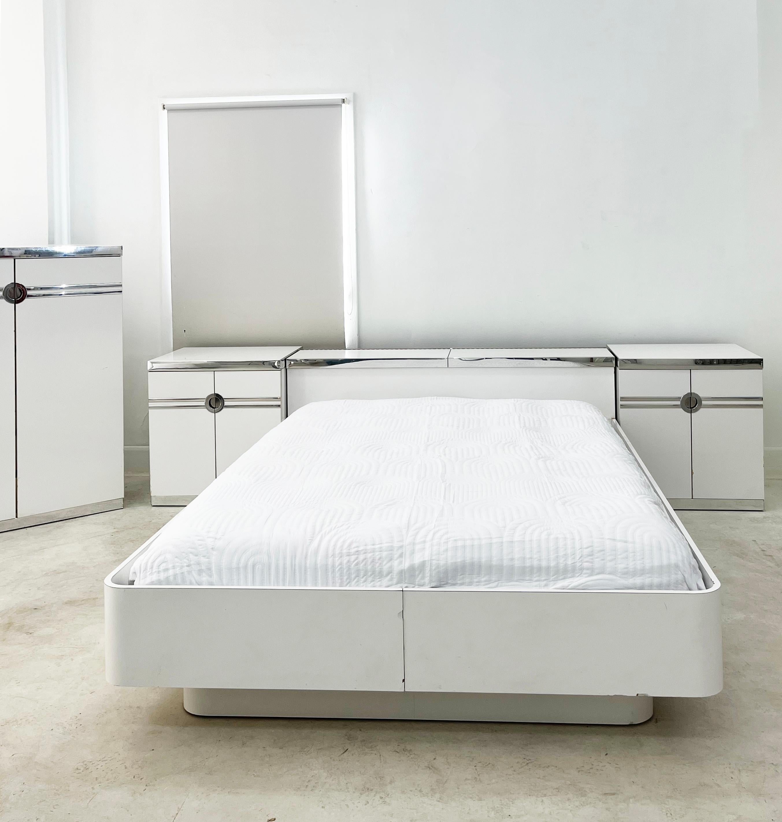 Commodes Art Déco Pierre Cardin pour Dillingham des années 1970 Bon état - En vente à San Gabriel, CA