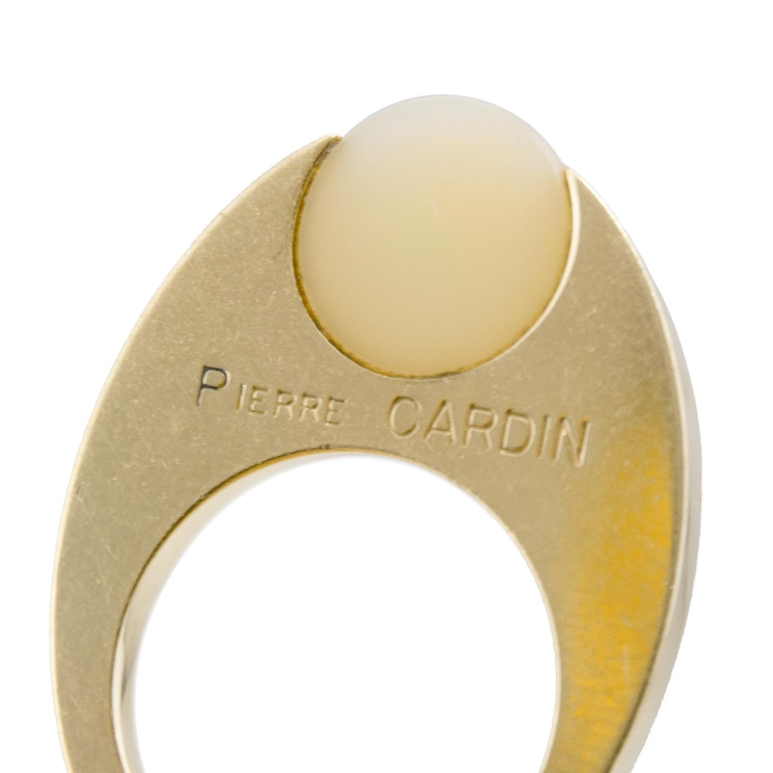 1970er Pierre Cardin Set von 14k Gold grünen und beigefarbenen Chalcedon Ringen  für Damen oder Herren im Angebot