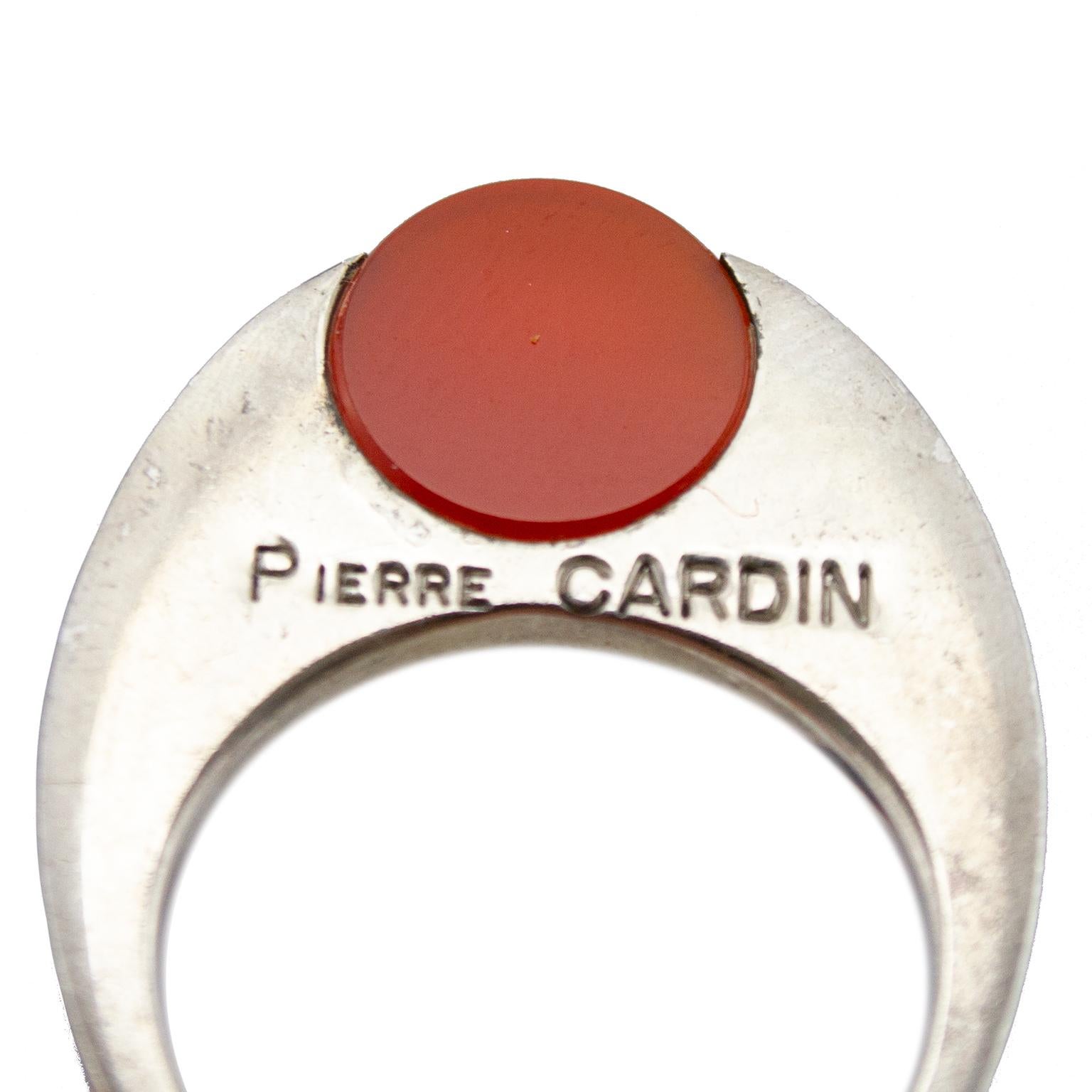 1970er Jahre Pierre Cardin Set grüner und orangefarbener Chalcedon-Ringe aus Sterlingsilber  für Damen oder Herren im Angebot