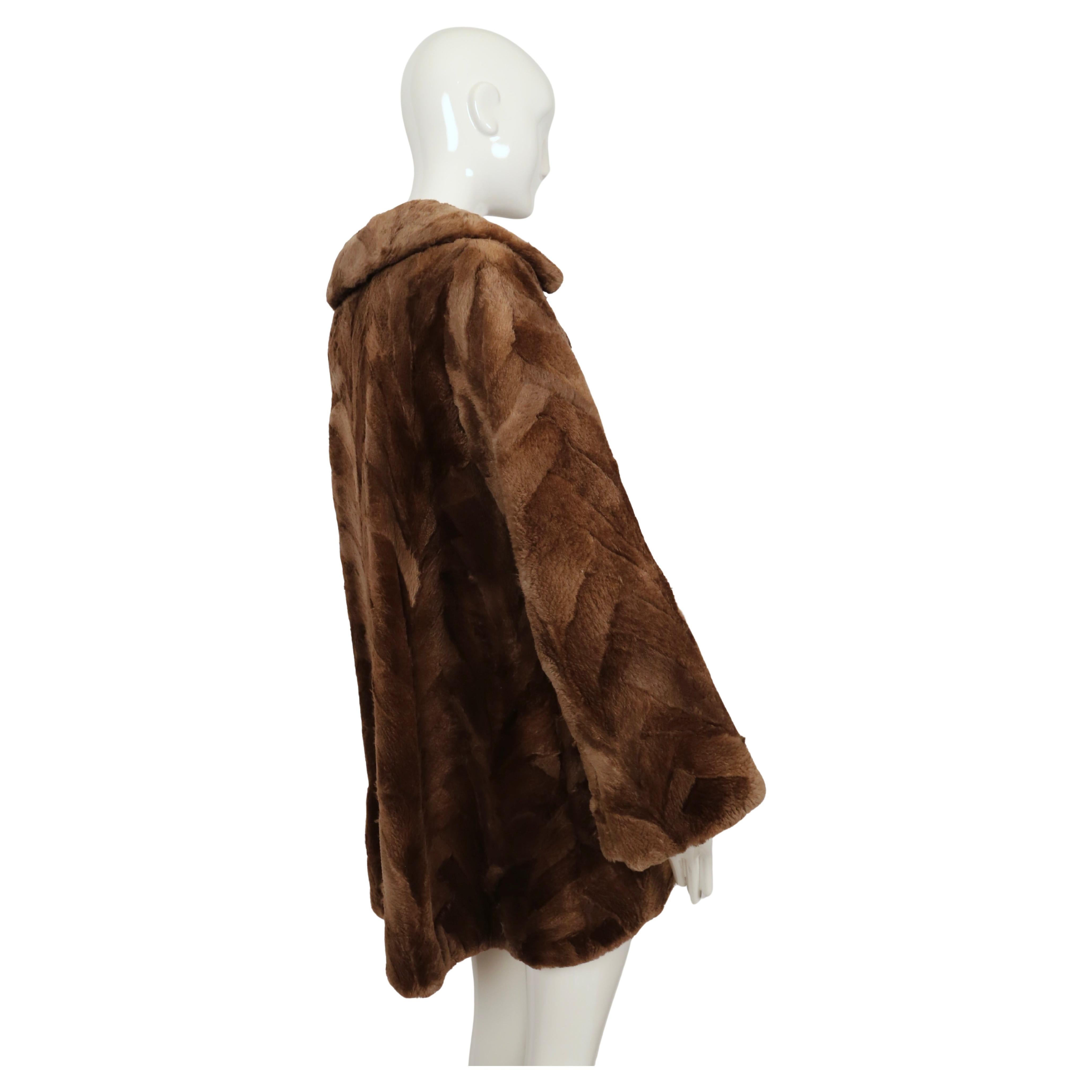 Cappotto in pelliccia di castoro tosato anni '70 di PIERRE CARDIN con motivo patchwork chevron in vendita 1