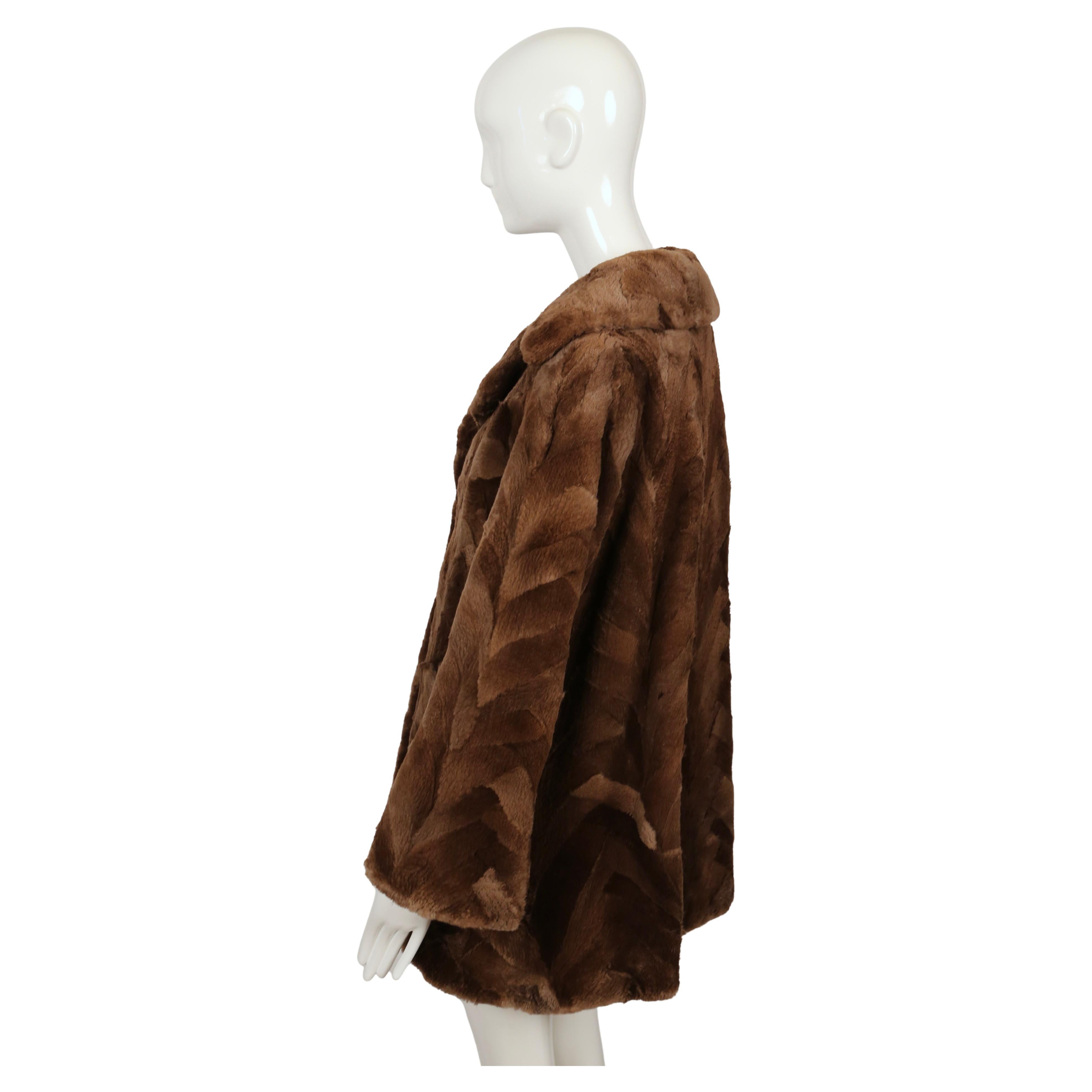 Cappotto in pelliccia di castoro tosato anni '70 di PIERRE CARDIN con motivo patchwork chevron in vendita 4