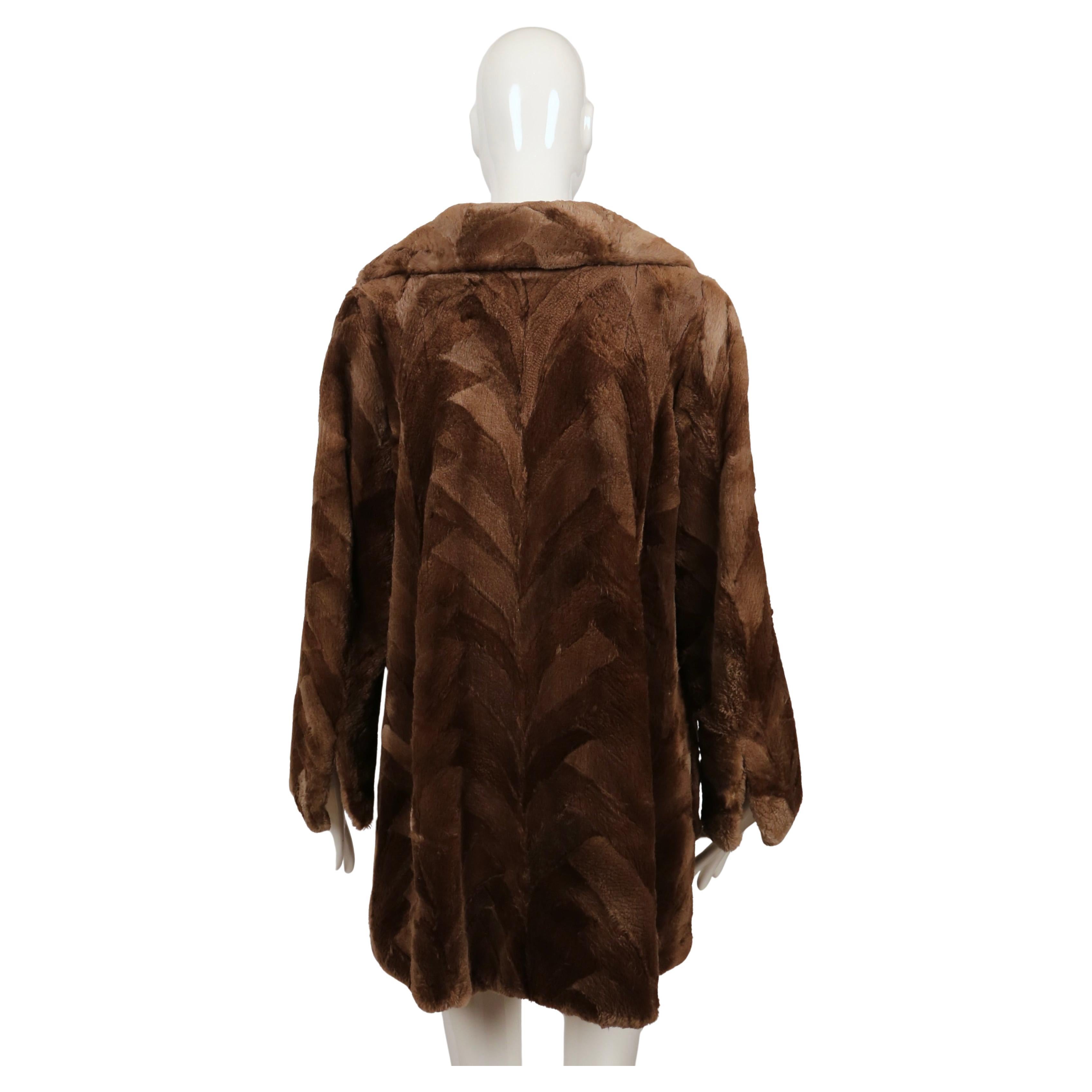 Cappotto in pelliccia di castoro tosato anni '70 di PIERRE CARDIN con motivo patchwork chevron in vendita 5