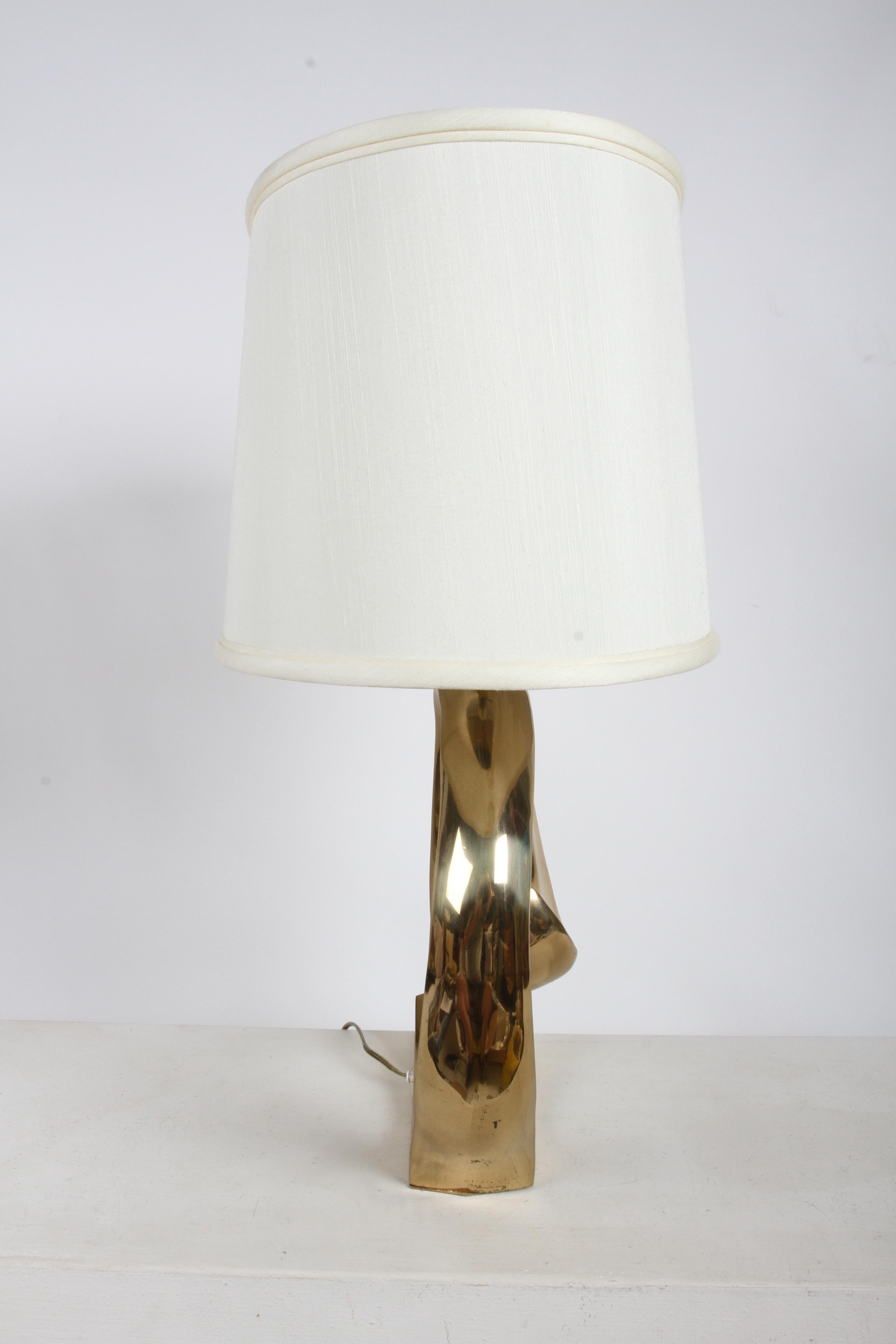 Lámpara de mesa Wave de latón con logotipo estilo Pierre Cardin de los años 70 por Erwin Lambeth en venta 4