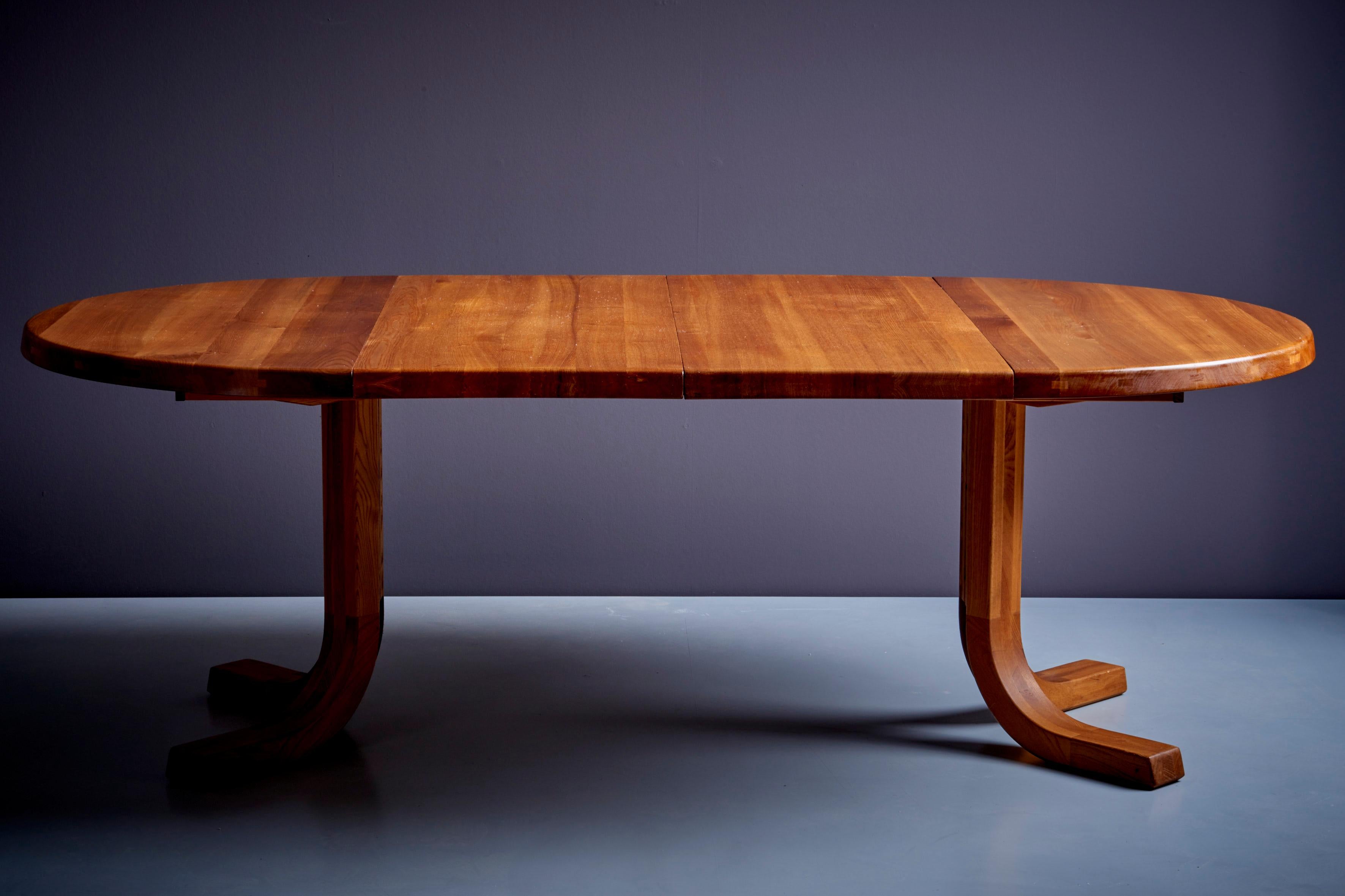 1970s Pierre Chapo T40 Extendable Dining Table in Elm Wood Round / Oval For Sale 1