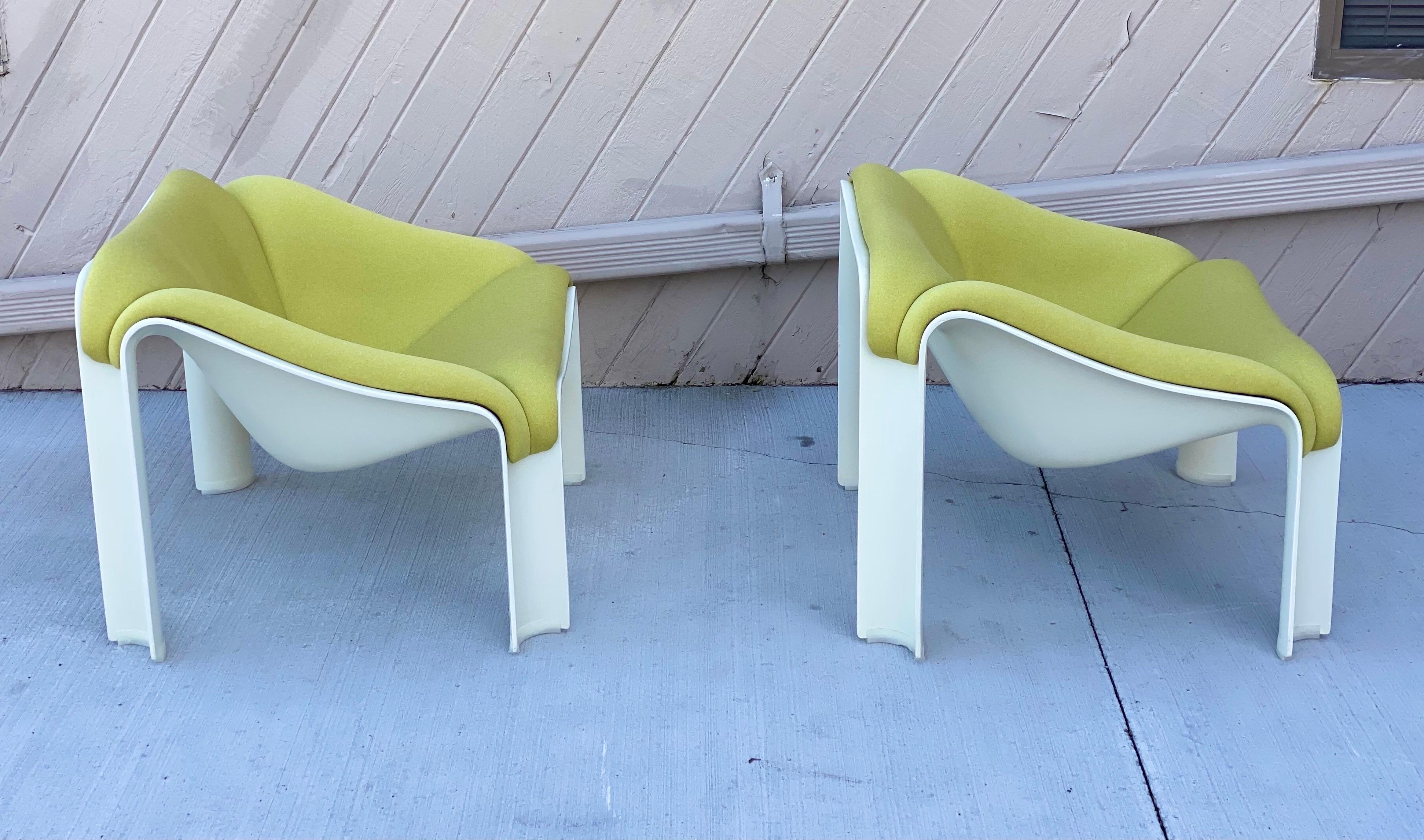 Scandinavian Modern 1970s Pierre Paulin for Artifort F303 Lounge Chair, a Pair For Sale