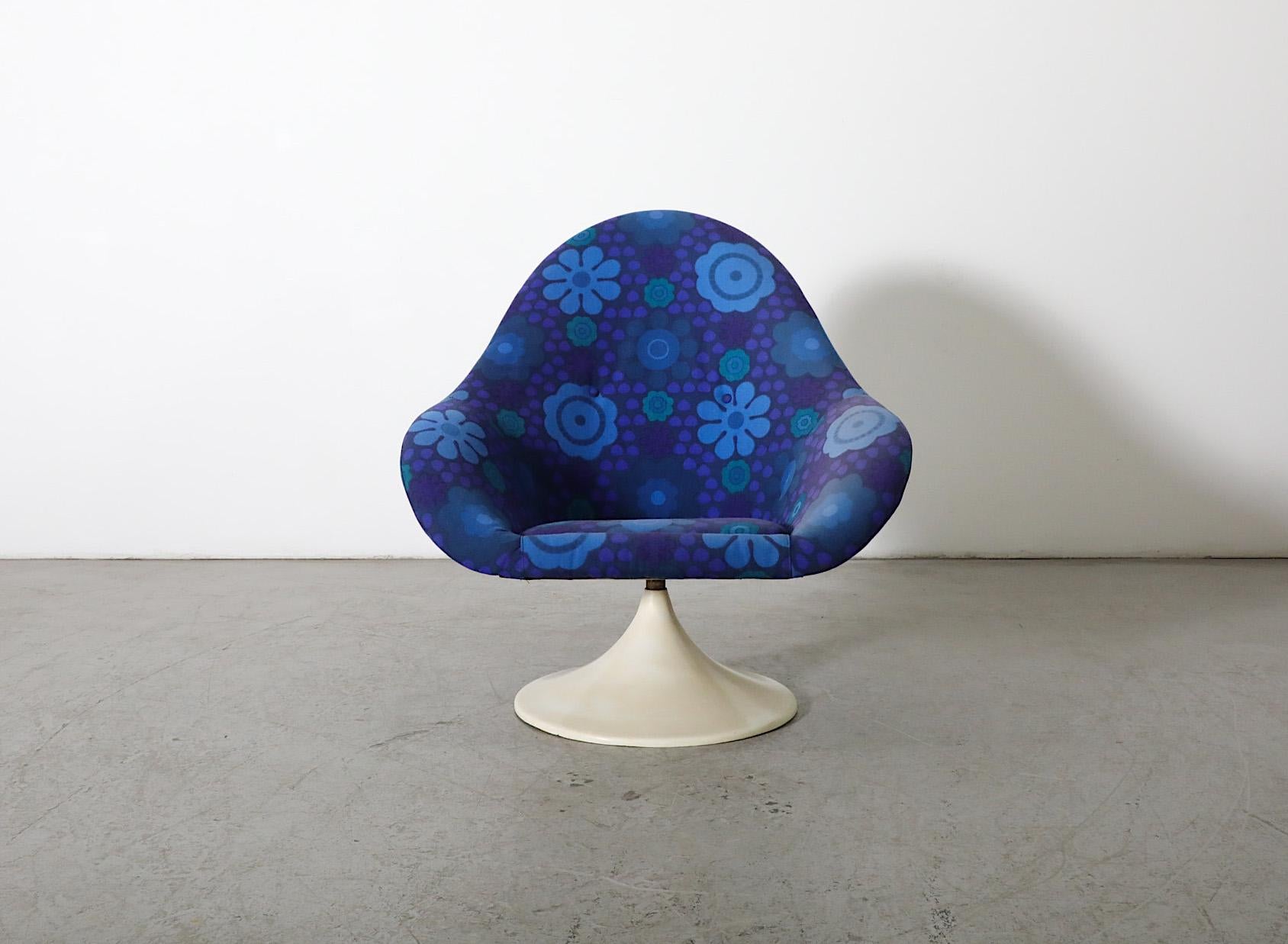 1970's Pierre Paulin Inspired Blue Flower Textile Tulip Swivel Chair by TopForm For Sale 12