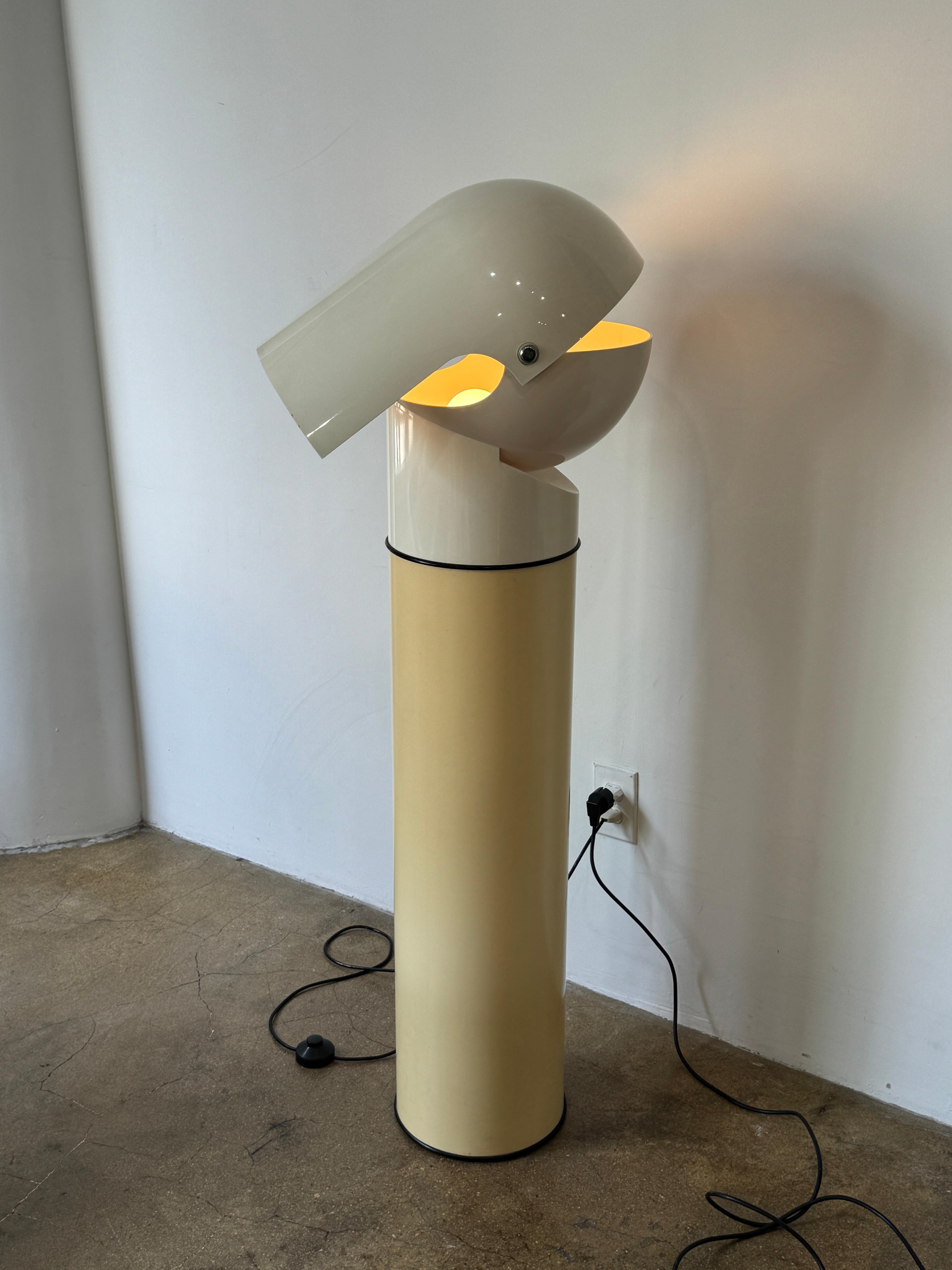 1970's Pileo Floor Lamp Designed by Gae Aulenti for Artemide In Good Condition For Sale In Los Angeles, CA