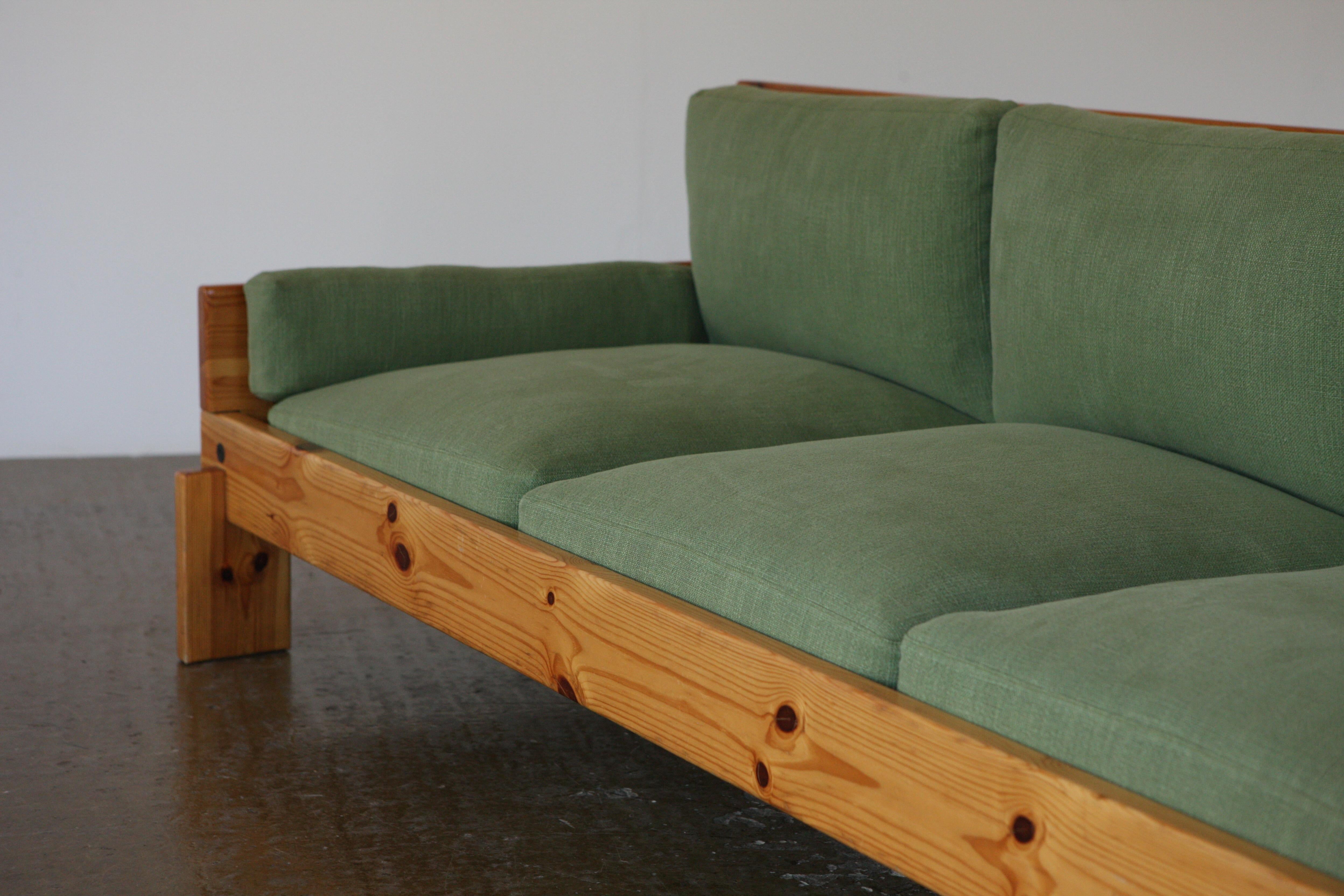 1970's Pine Framed Linen Sofa For Sale 1
