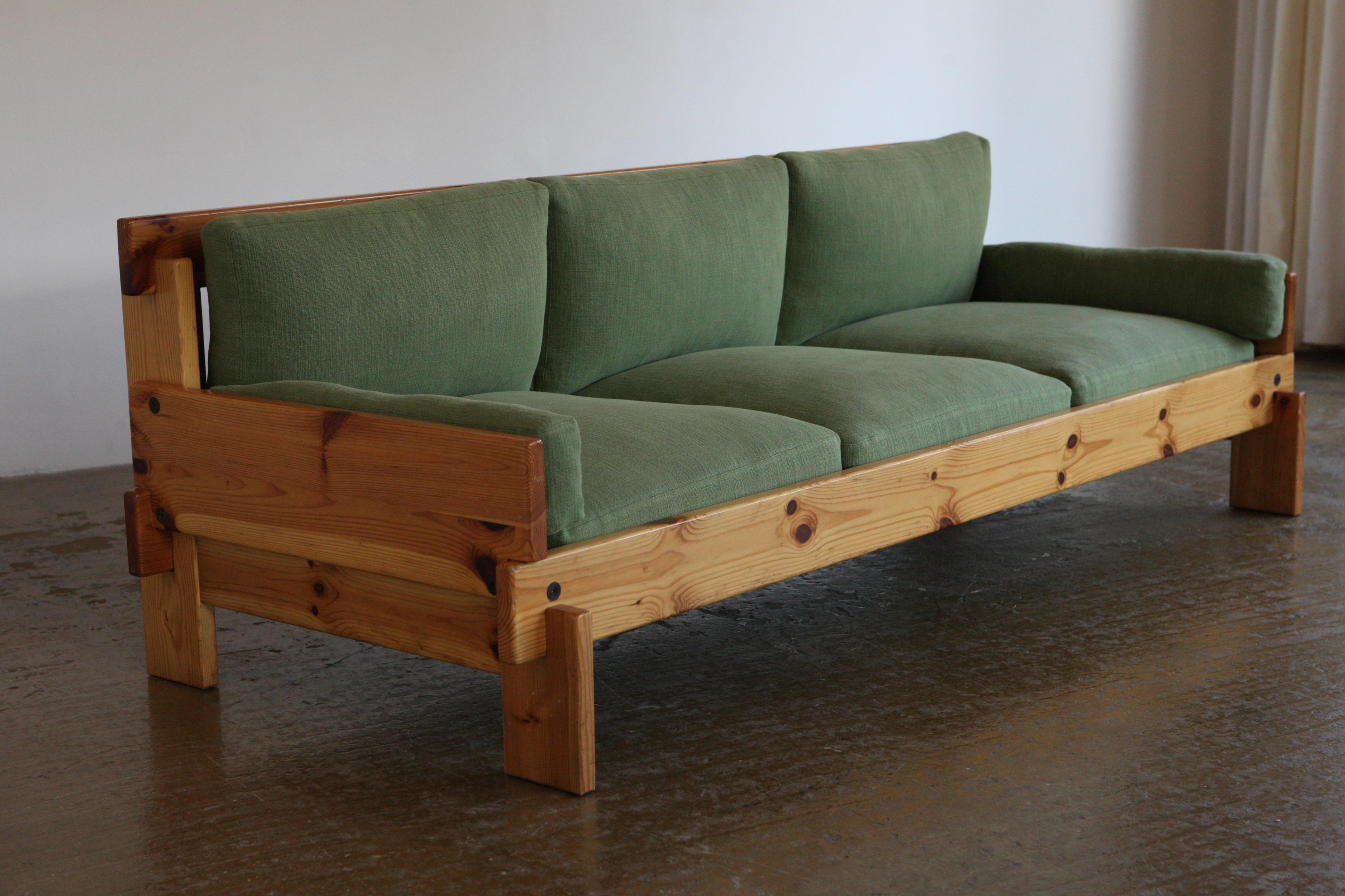 1970's Pine Framed Linen Sofa For Sale 2