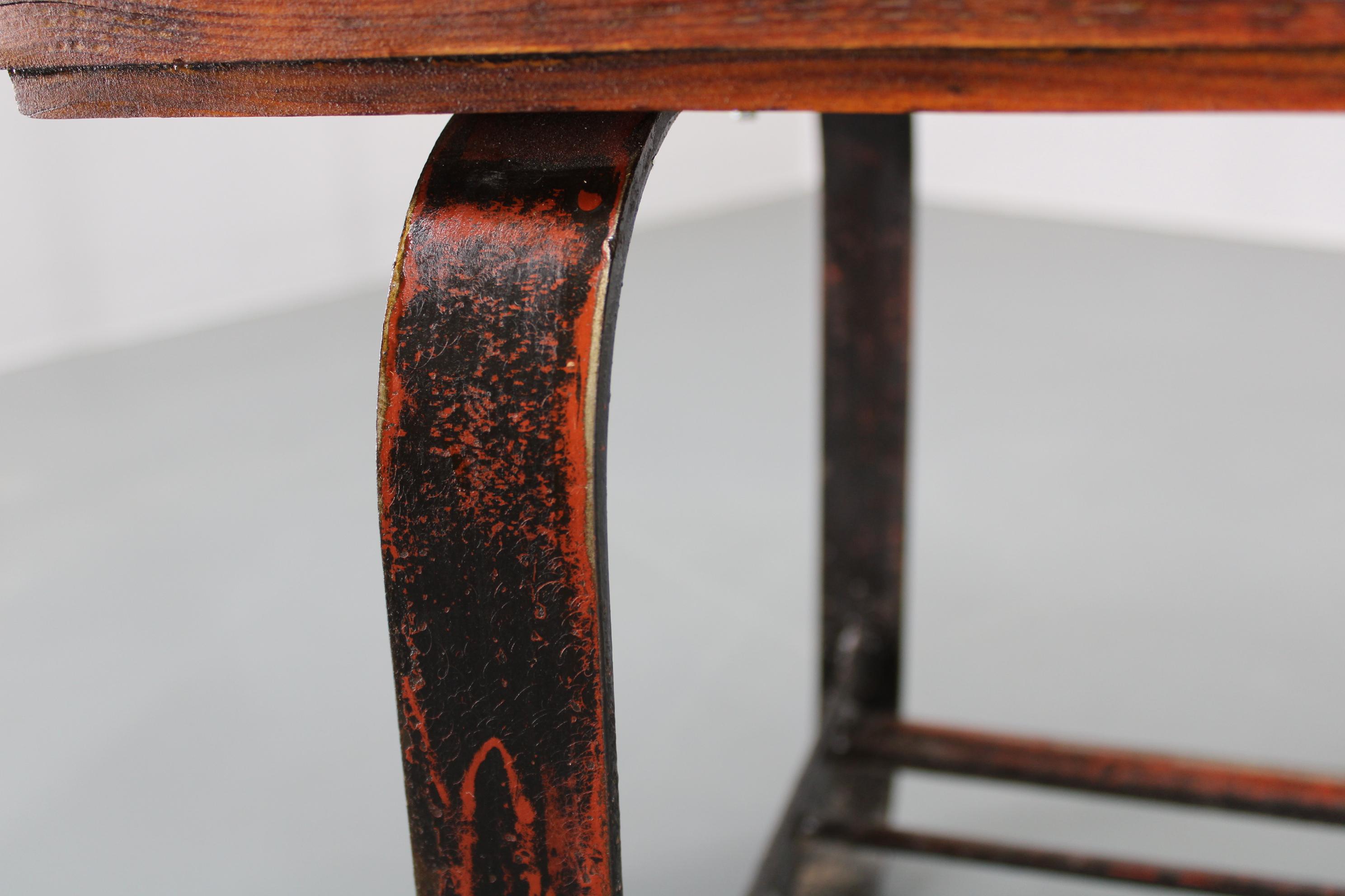 Banc en pin avec base en fer, Tchécoslovaquie, années 1970 en vente 9
