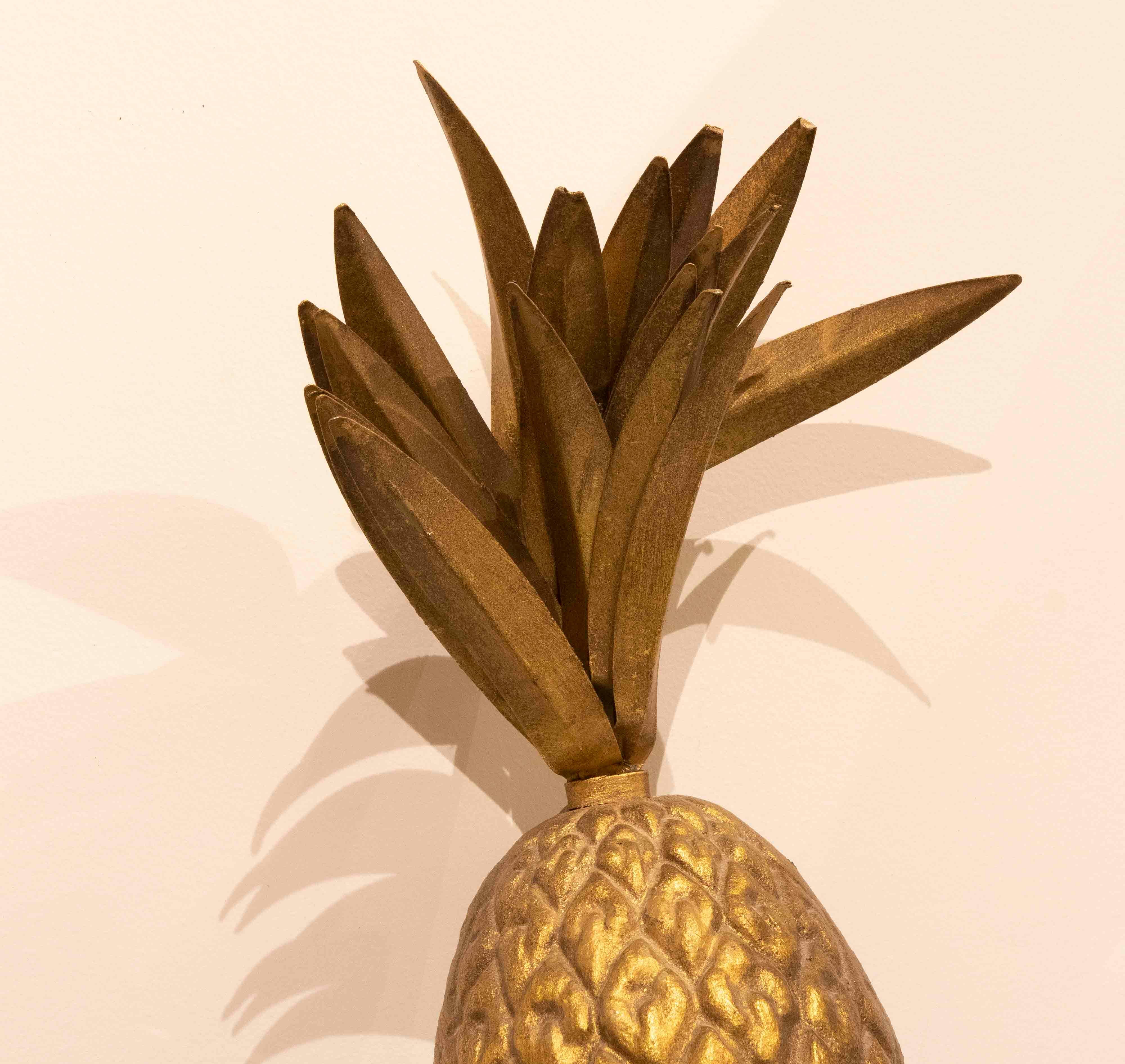 1970s Pineapple-Shaped Metal Wall Lamp In Good Condition For Sale In Marbella, ES