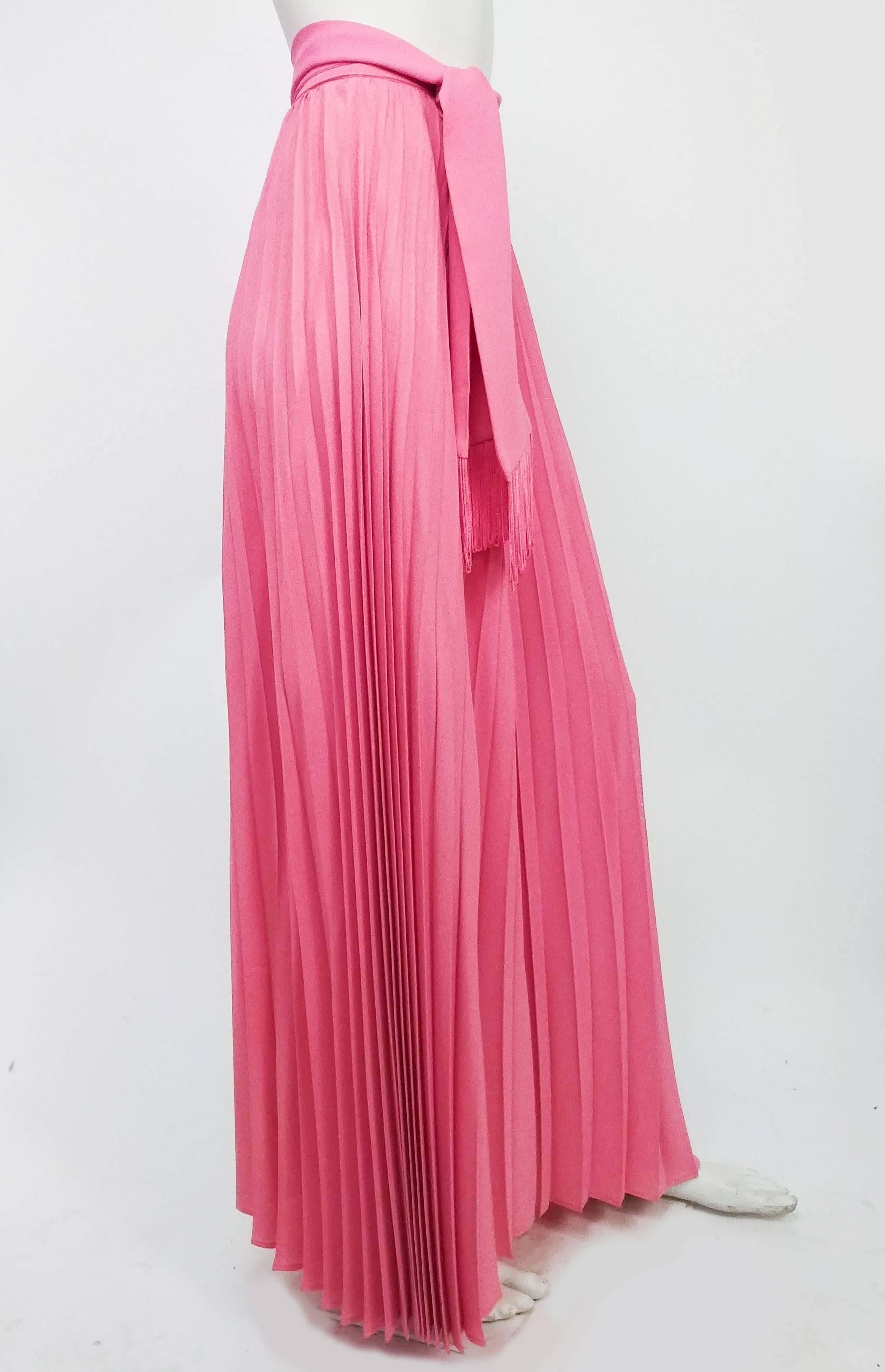 1970s Pink Pleated Wide Leg Pants. Set pleats pants with detachable fringe sash. Zips up back. 