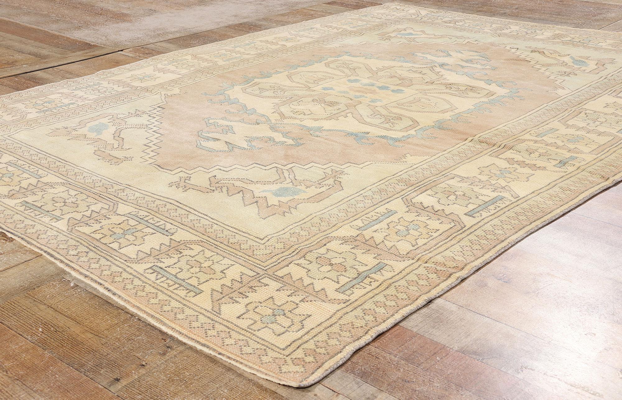 Tapis turc Oushak rose des années 1970, de style tribal moderne en vente 6