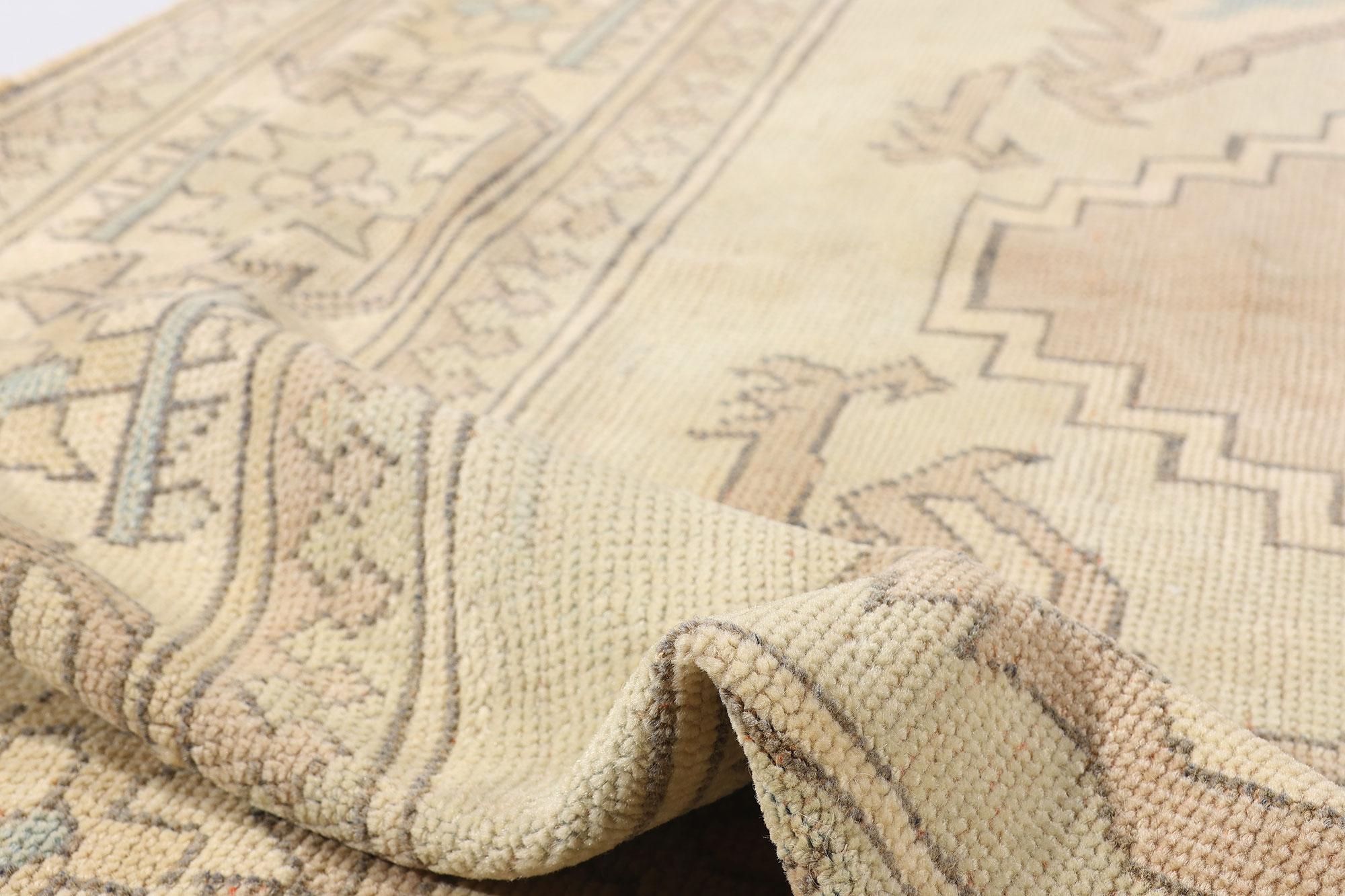 Tapis turc Oushak rose des années 1970, de style tribal moderne en vente 4