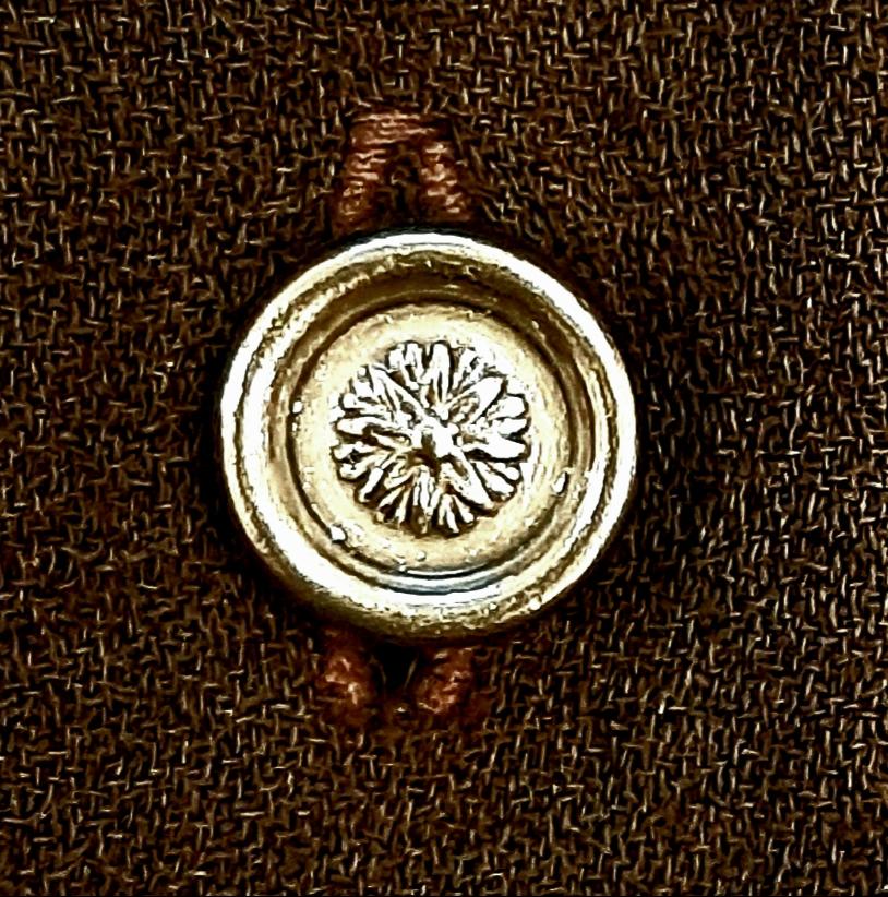 Vestido marrón Pisanti de los años 70 con solapa ancha y corpiño cojo en venta 2