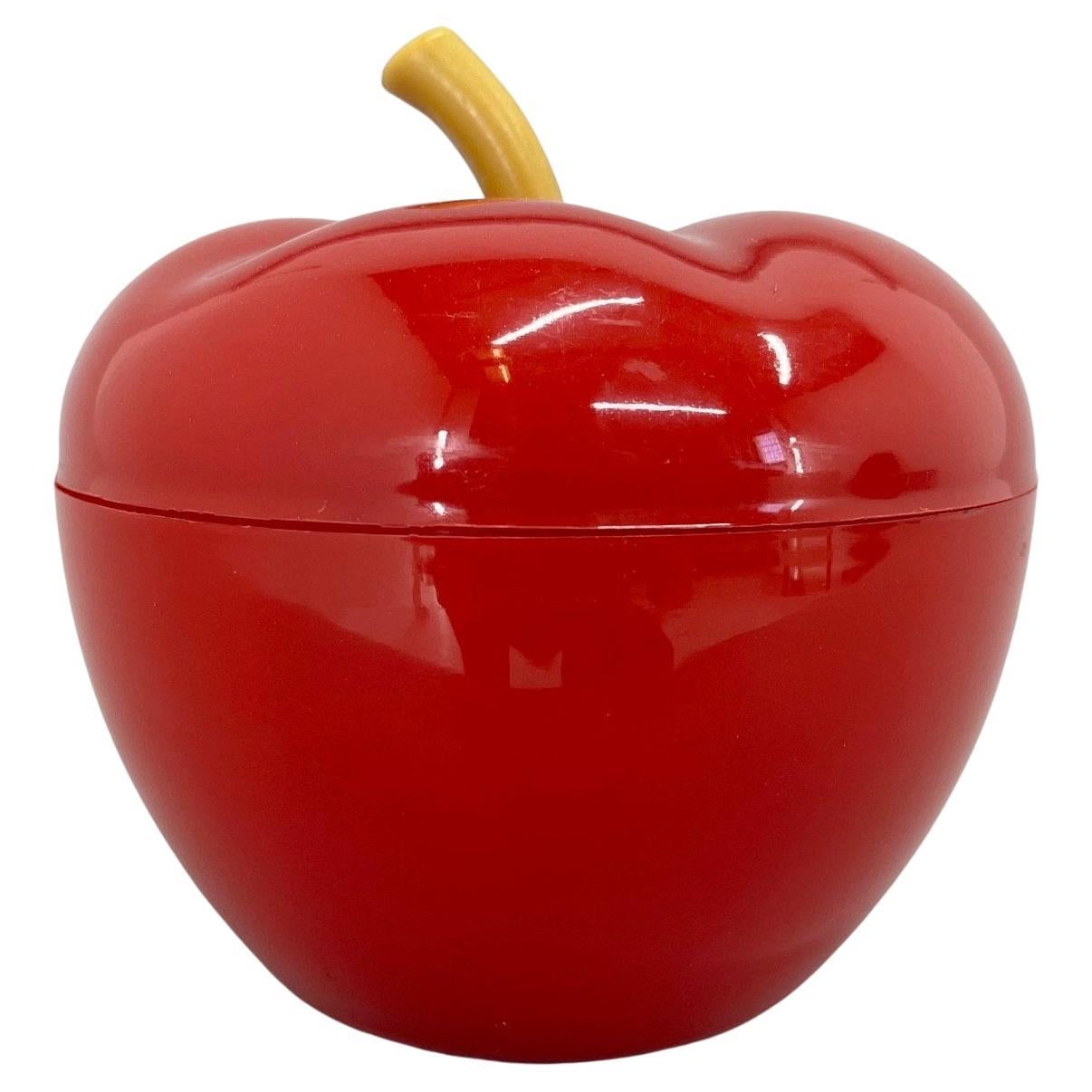 1970's  Kunststoffschachtel in Form eines Apfels, Tschechoslowakei