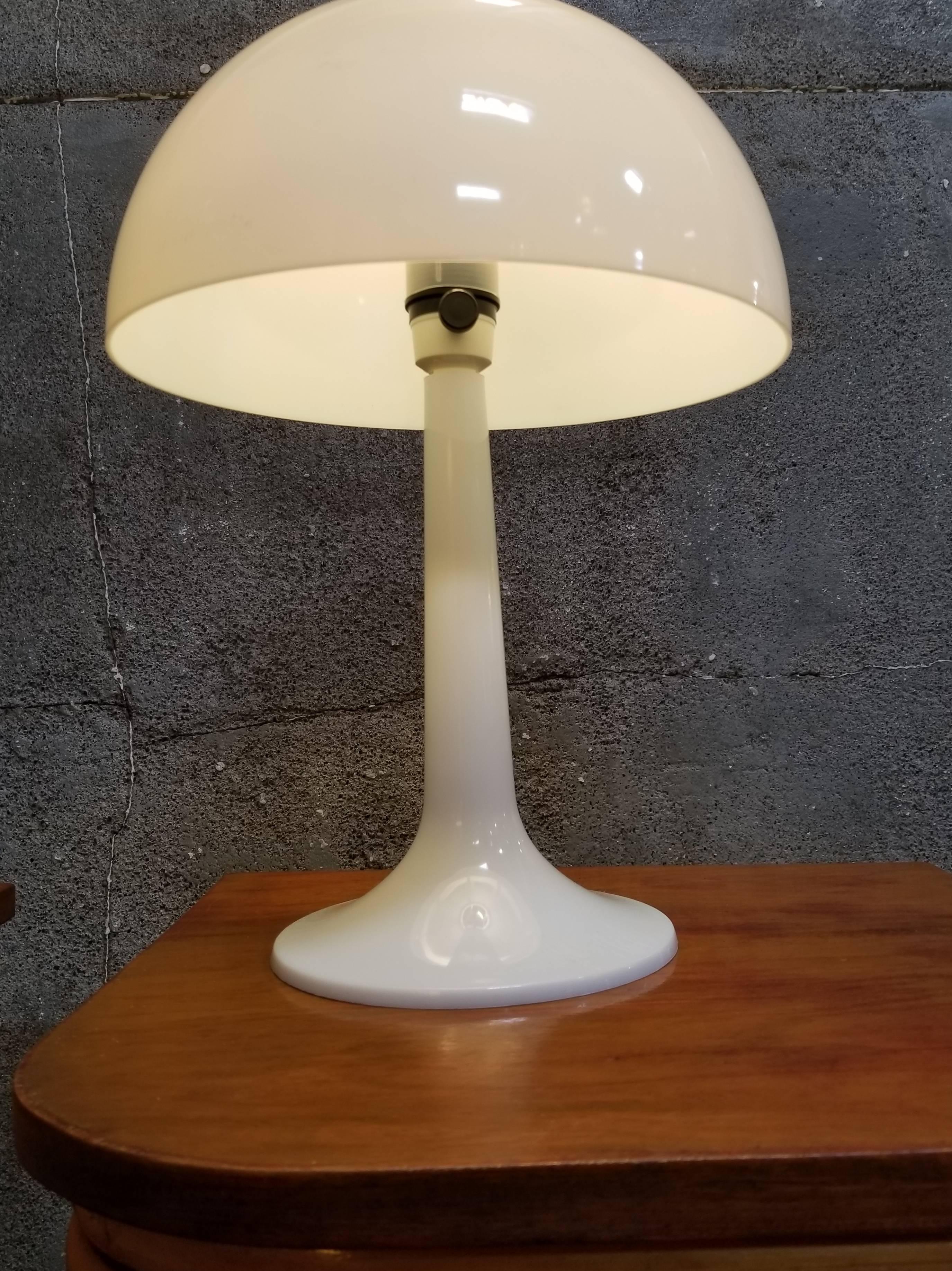 Lampe champignon en plastique des années 1970 Bon état à Fulton, CA