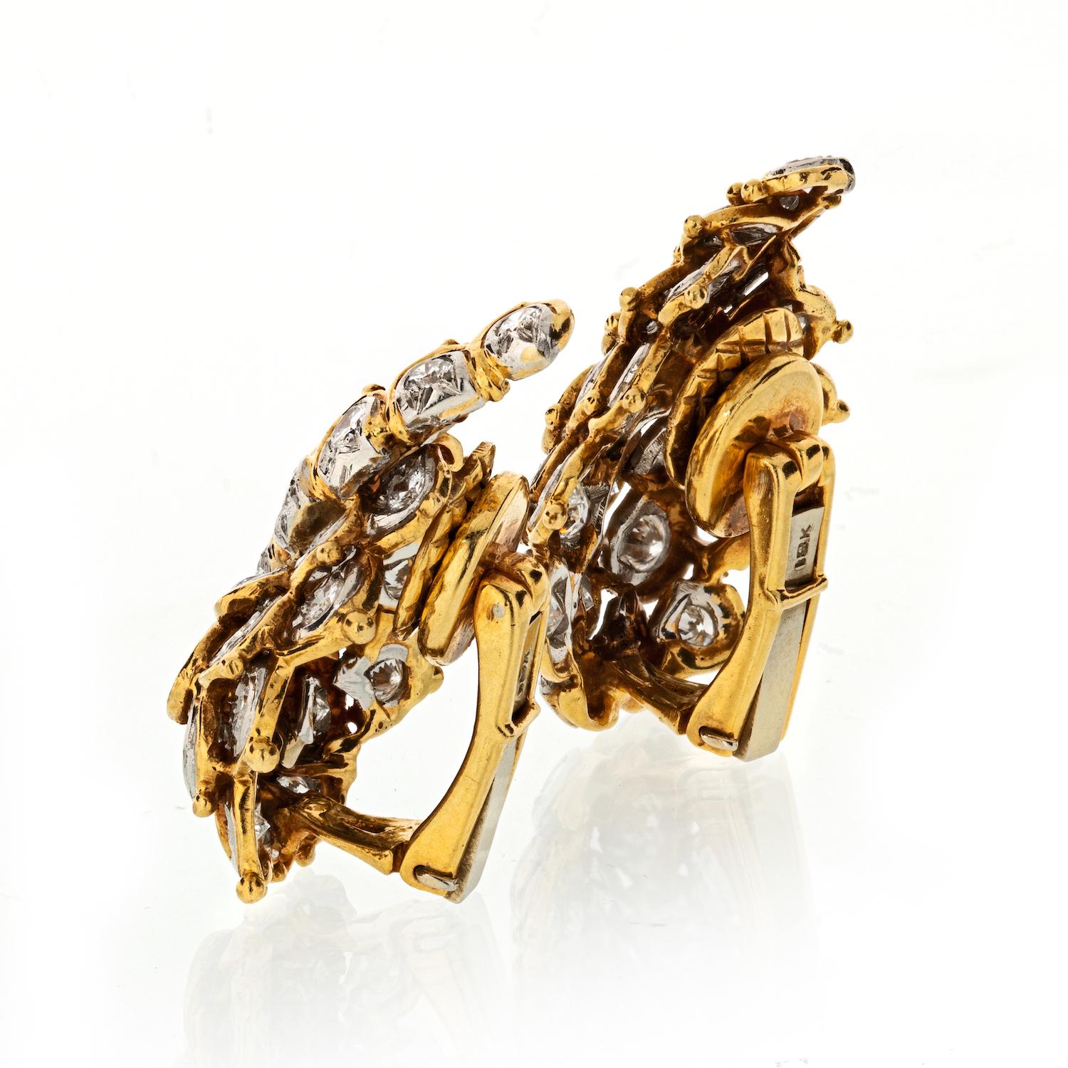 Moderne Boucles d'oreilles de succession des années 1970 en platine et or jaune 18 carats avec diamants de 5,00 carats en vente