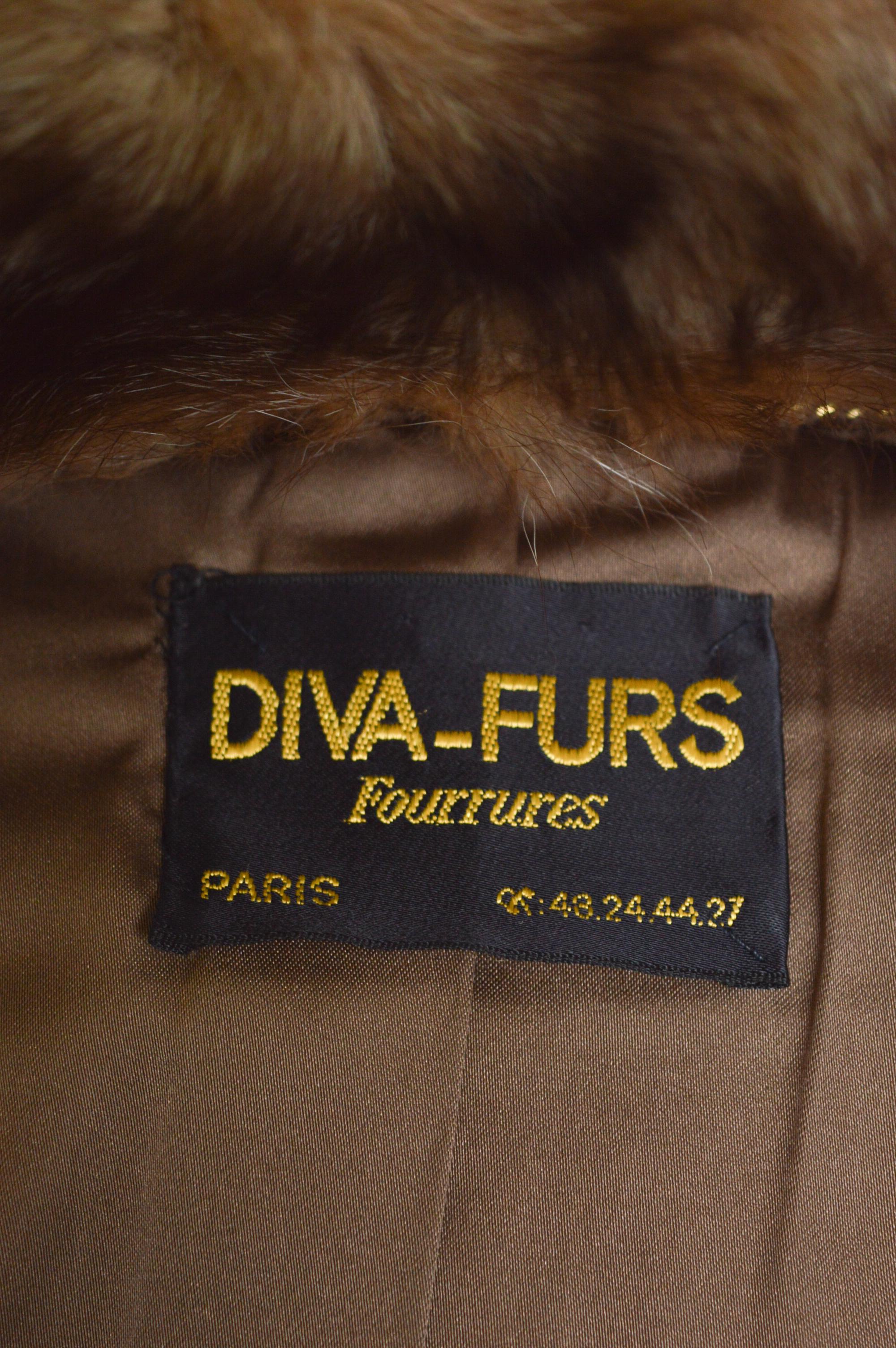 1970's Plush Luxurious Vintage Arctic Fox Silver Brown Fur Coat - Jacket  For Sale 11