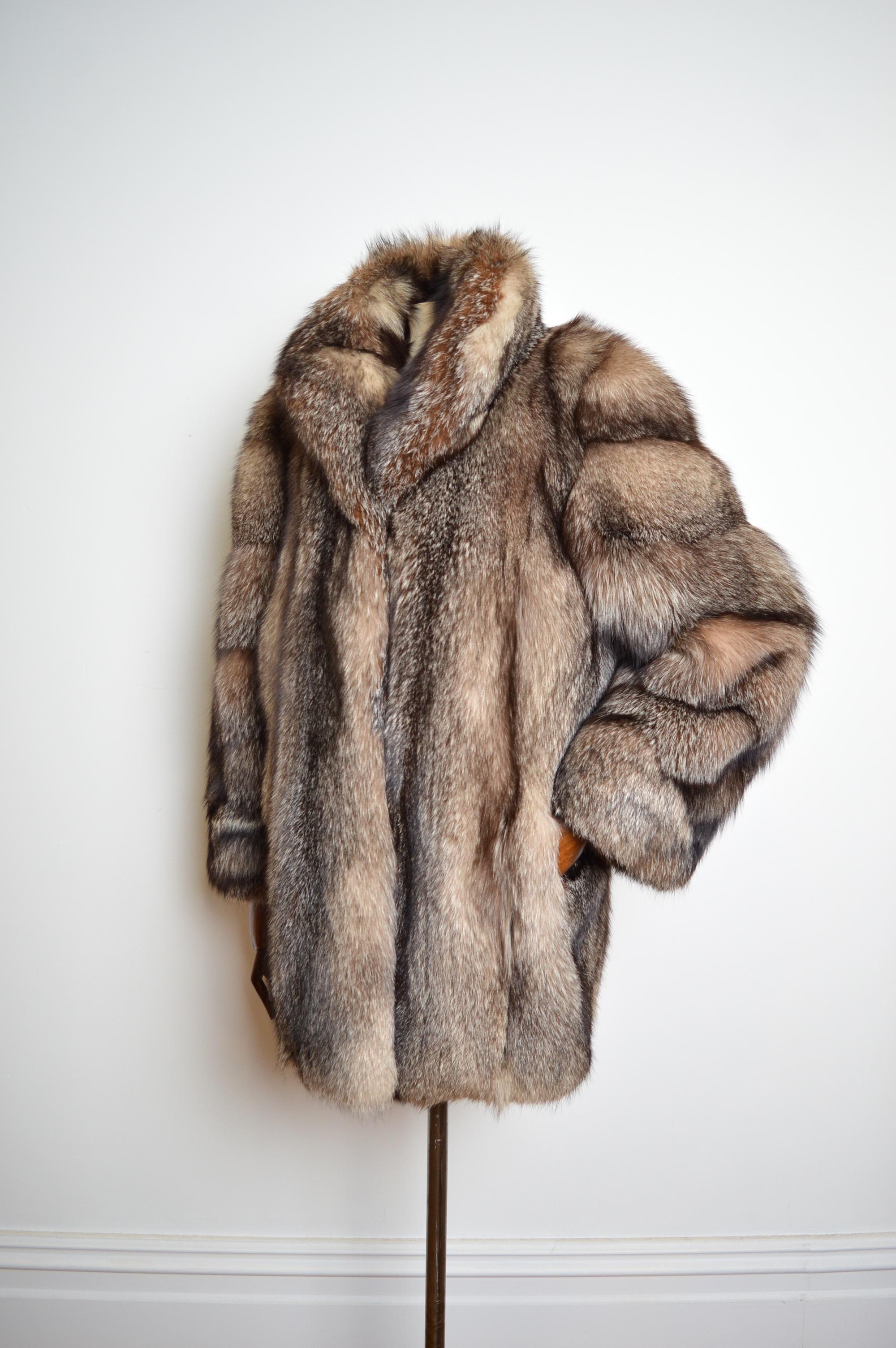  1970 Plush Luxurious Vintage Arctic Fox Silver Brown Fur Coat - Jacket Pour femmes 