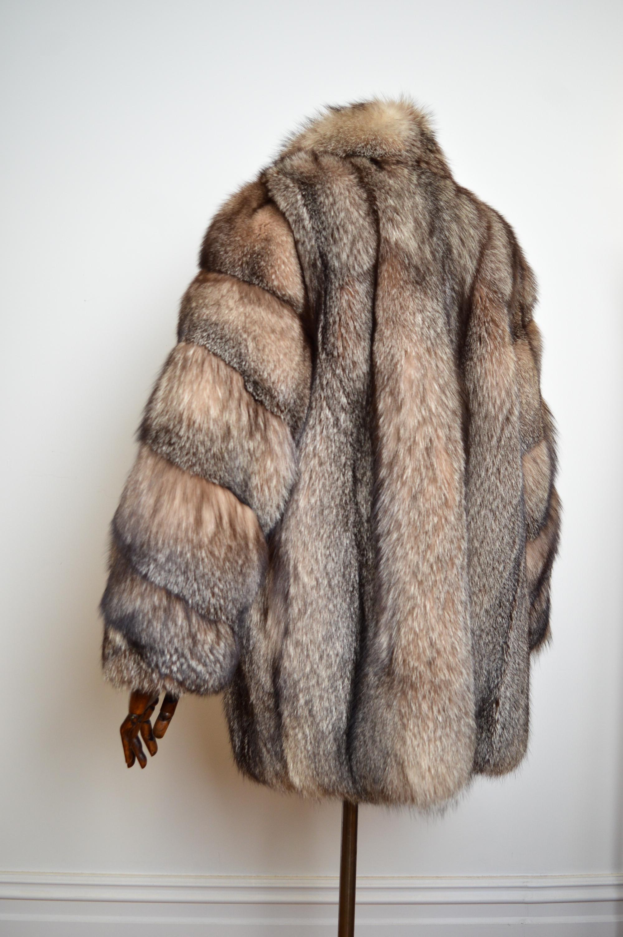 1970 Plush Luxurious Vintage Arctic Fox Silver Brown Fur Coat - Jacket 2