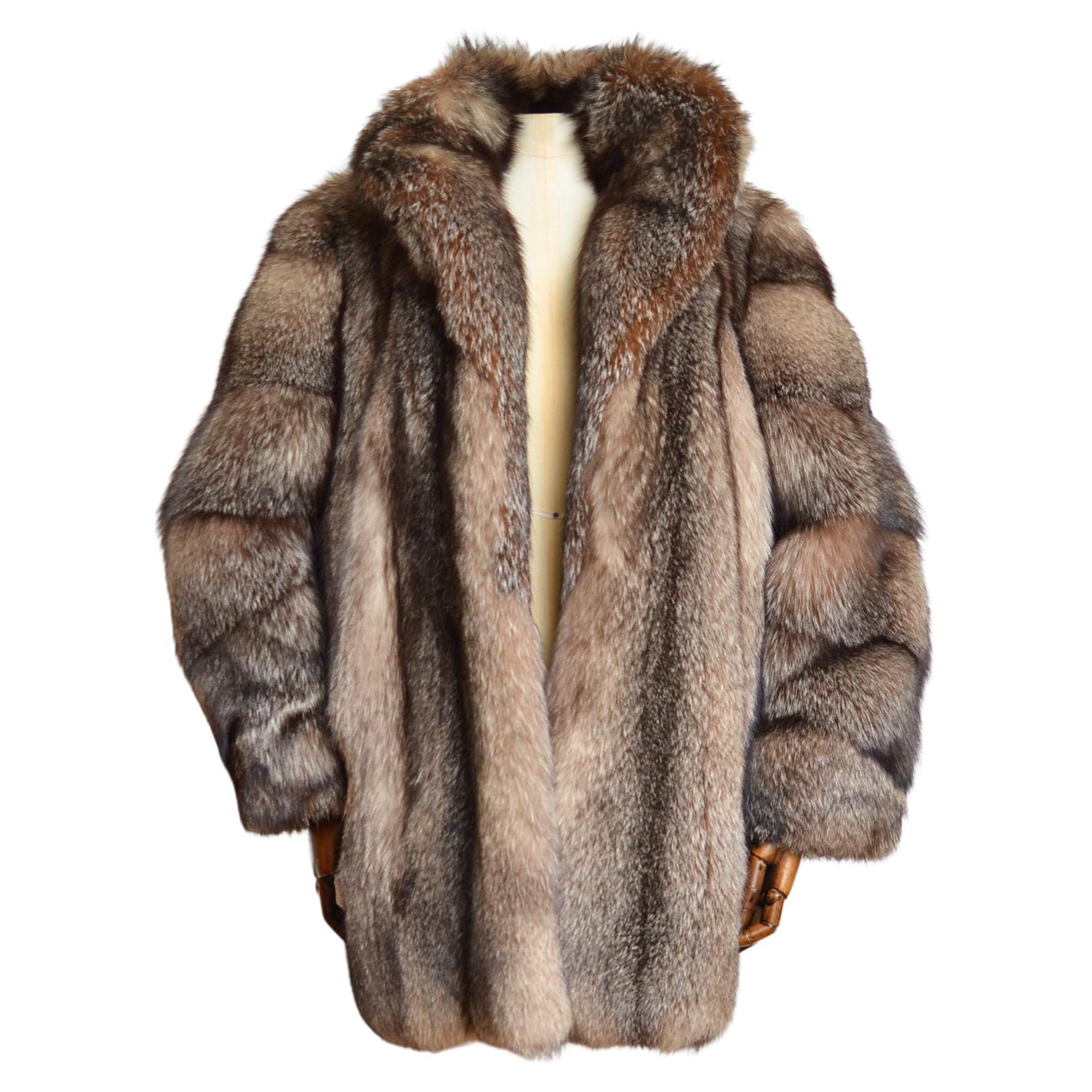 1970's Plush Luxurious Vintage Arctic Fox Silver Brown Fur Coat - Jacket  For Sale