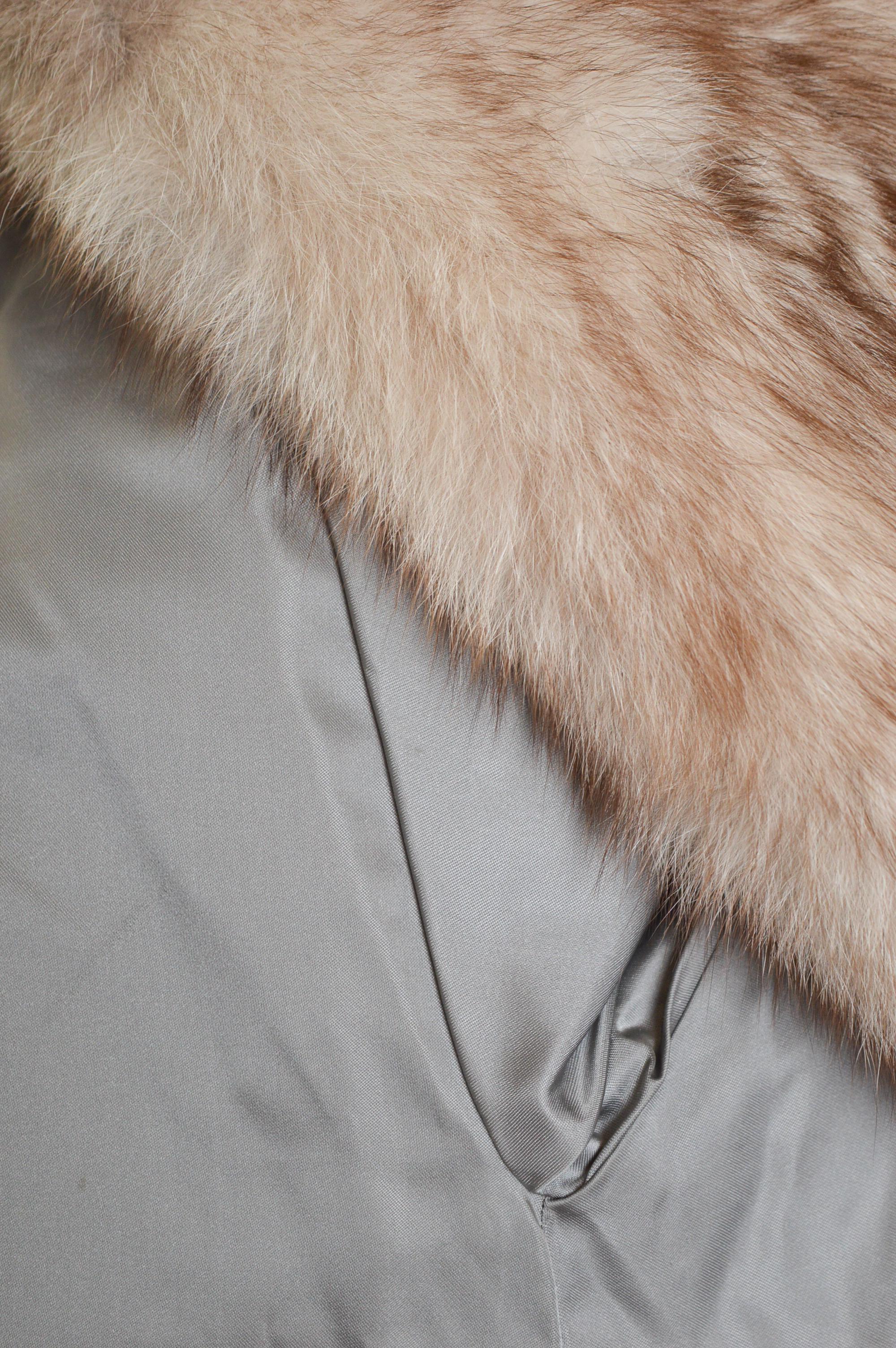 1970's Plush Luxurious Vintage Arctic Fox Silver White Real Fur Coat - Jacket 11