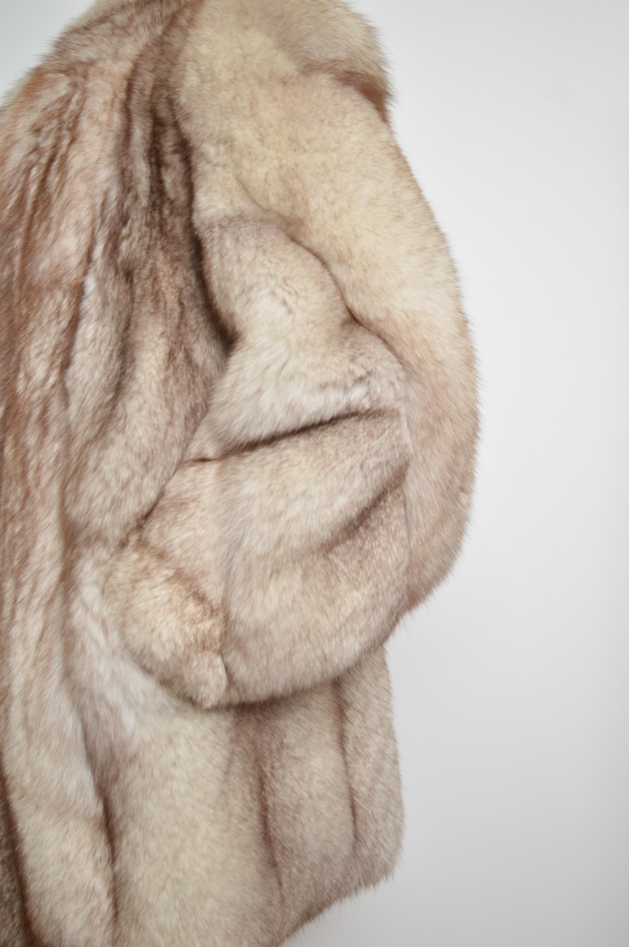 1970's Plush Luxurious Vintage Arctic Fox Silver White Real Fur Coat - Jacket 1