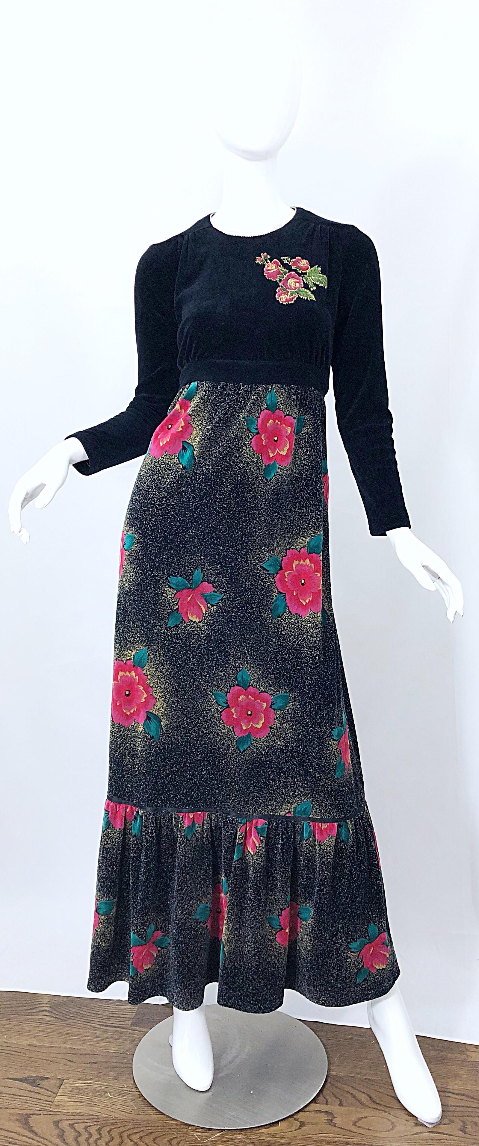 Beautiful 1970s poinsettia print embroidered velvet velour maxi dress / evening gown! Perfect for the upcoming Holiday / Christmas season. This dress is perfect for any holiday party. Soft black velvet velour stretch, with vibrant hues of red,
