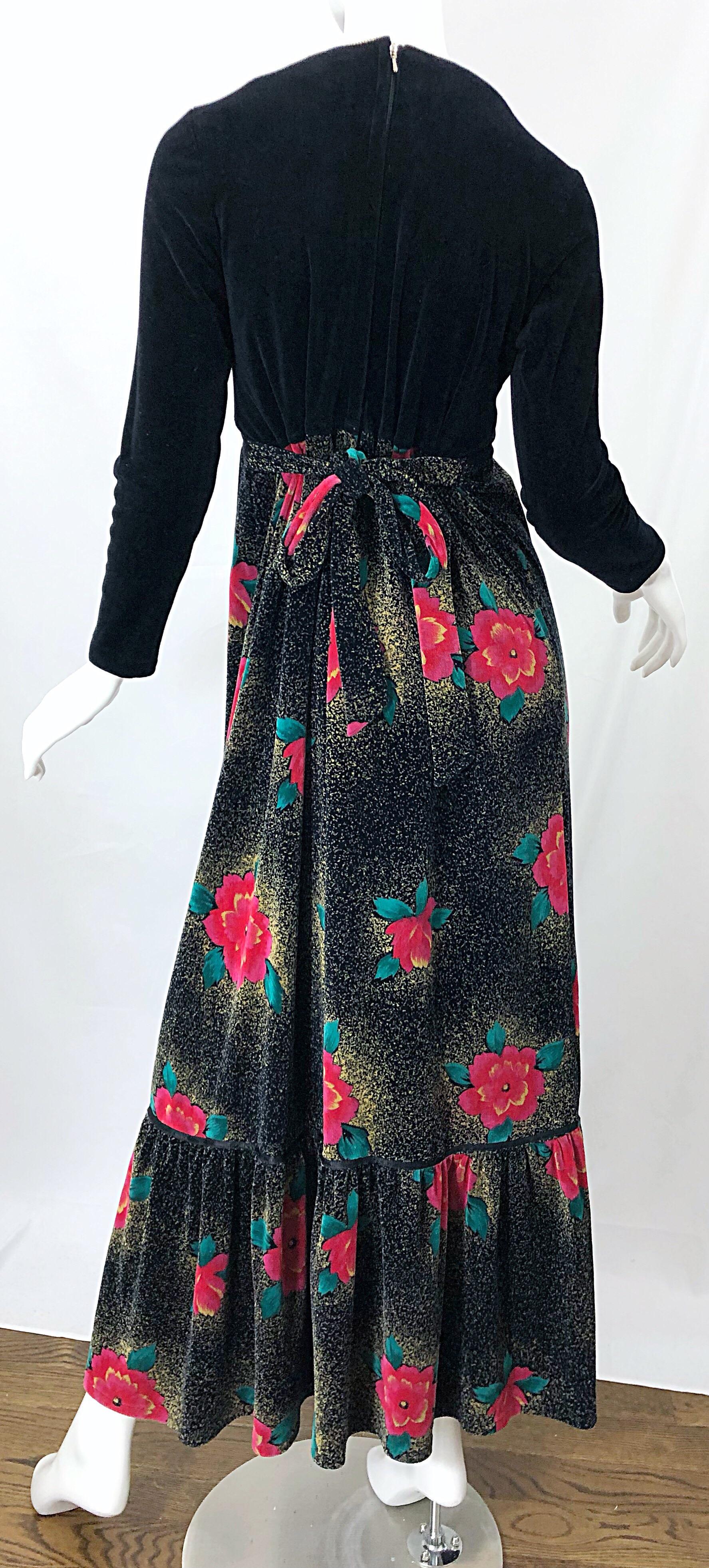 1970s Poinsettia Print Embroidered Beaded Velvet Velour Holiday Maxi Dress Gown In Excellent Condition For Sale In San Diego, CA
